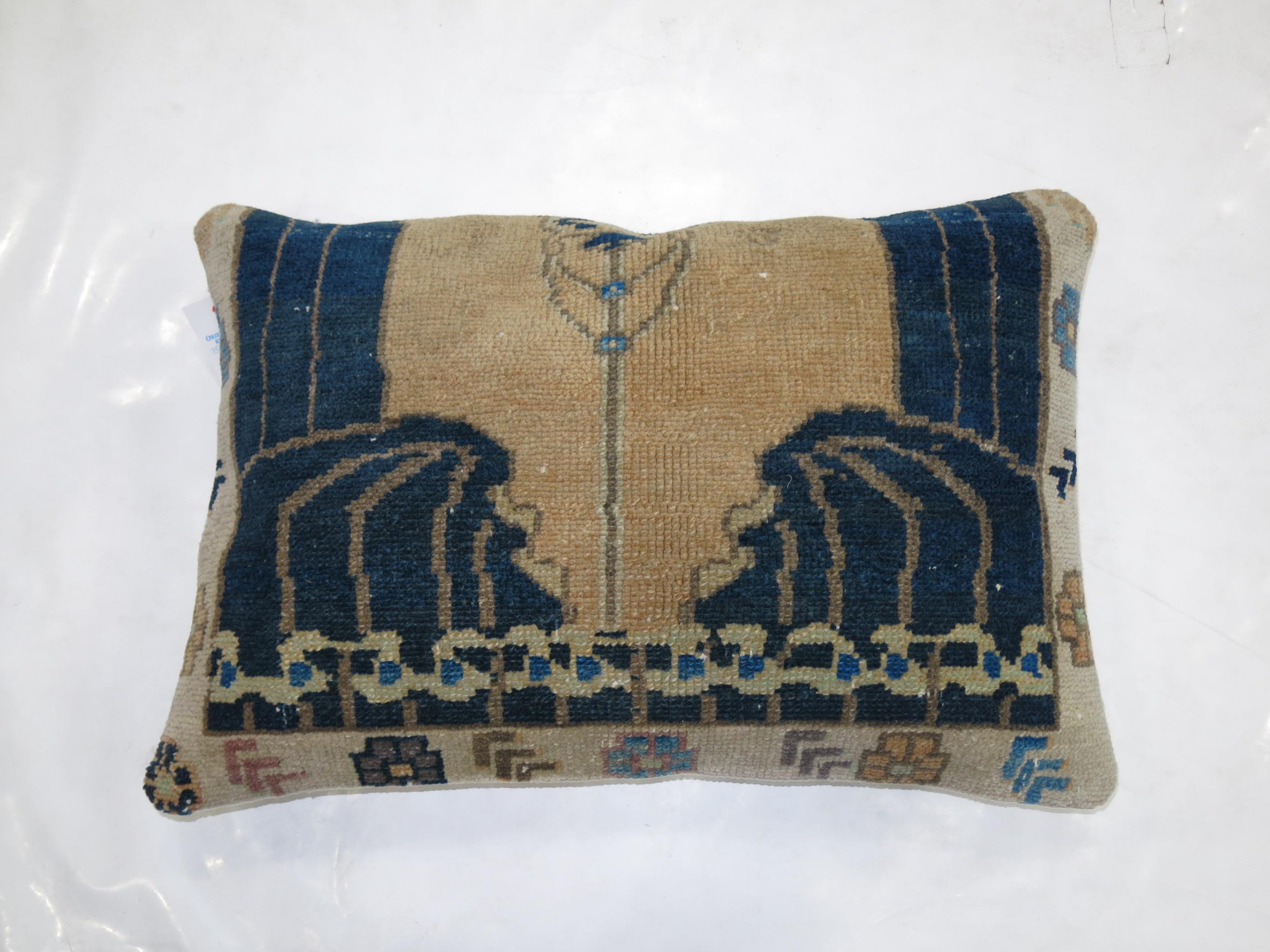 Großes Vintage Türkisch Eklektisch Teppich Kissen im Zustand „Gut“ im Angebot in New York, NY