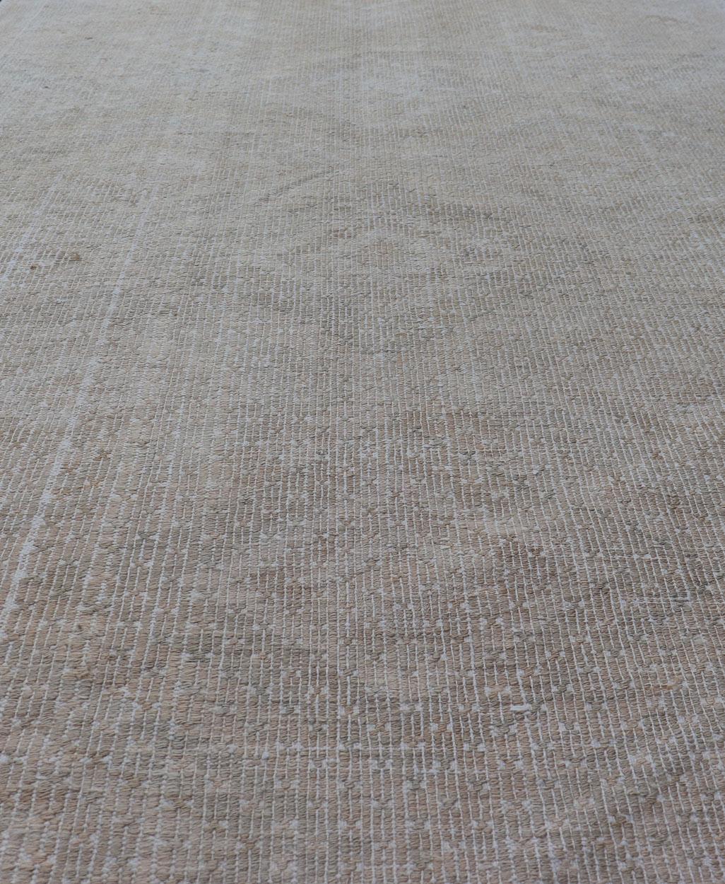 Türkischer bestickter Flachgewebe-Teppich mit schwarzem Diamantmuster, Vintage (20. Jahrhundert) im Angebot