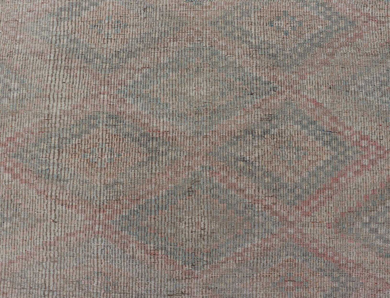 Türkischer bestickter Flachgewebe-Teppich mit geometrischem Muster aus der Türkei im Angebot 3