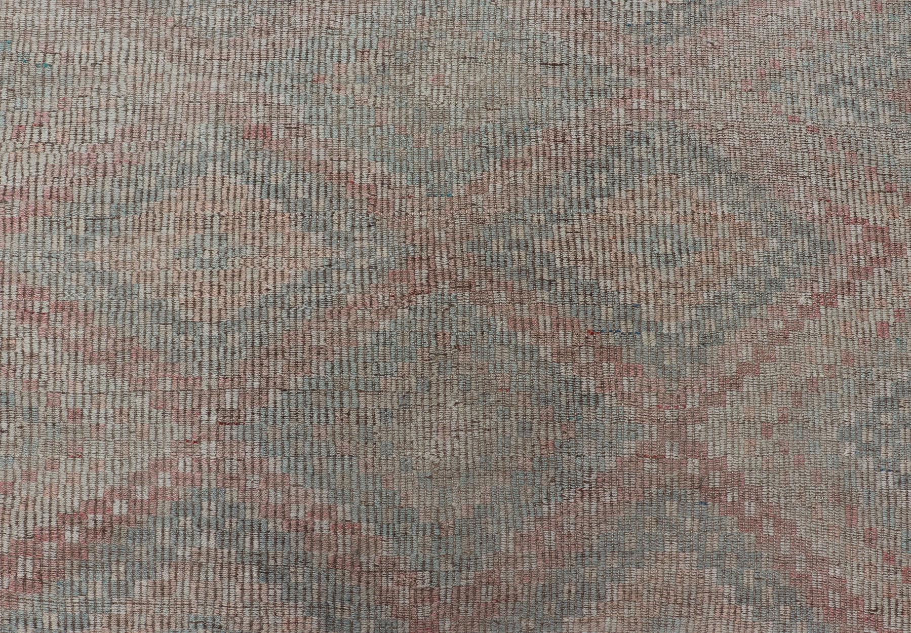Türkischer bestickter Flachgewebe-Teppich mit geometrischem Muster aus der Türkei (Kelim) im Angebot