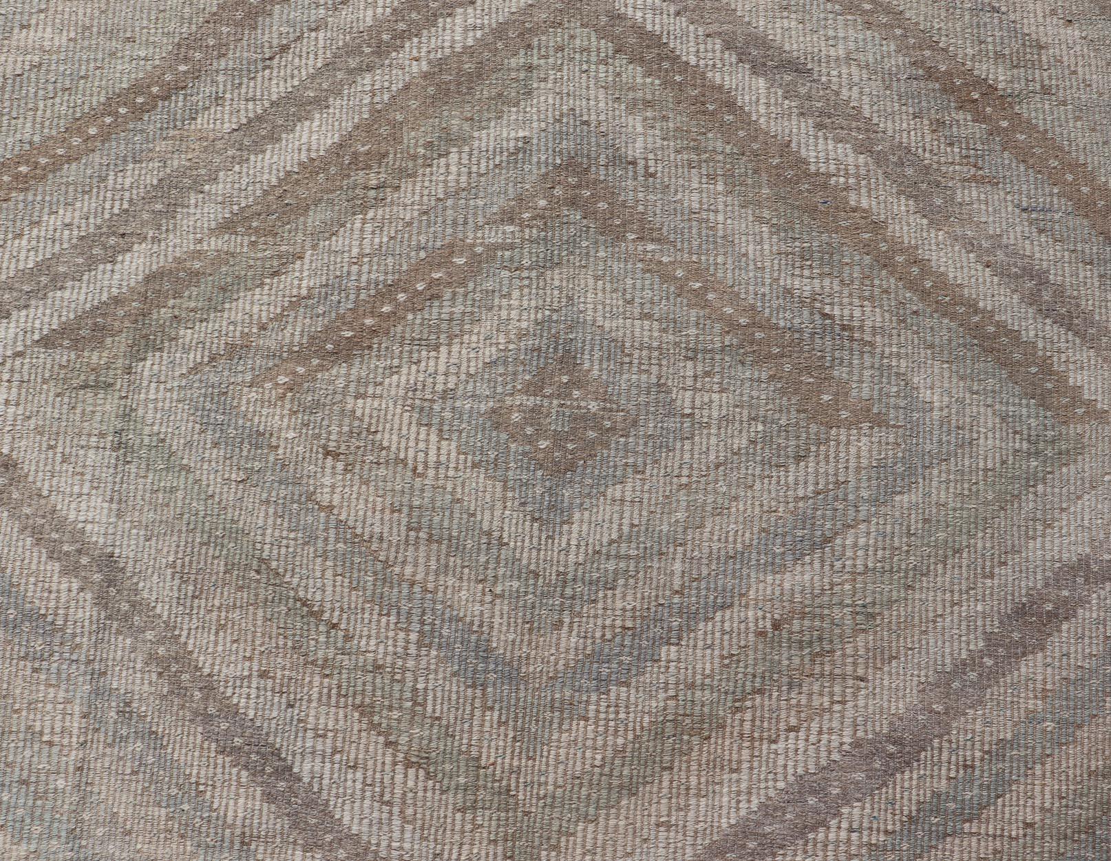 Vintage Turkish Embroidered Kilim Rug with All-Over Repeating Diamond Design For Sale 4