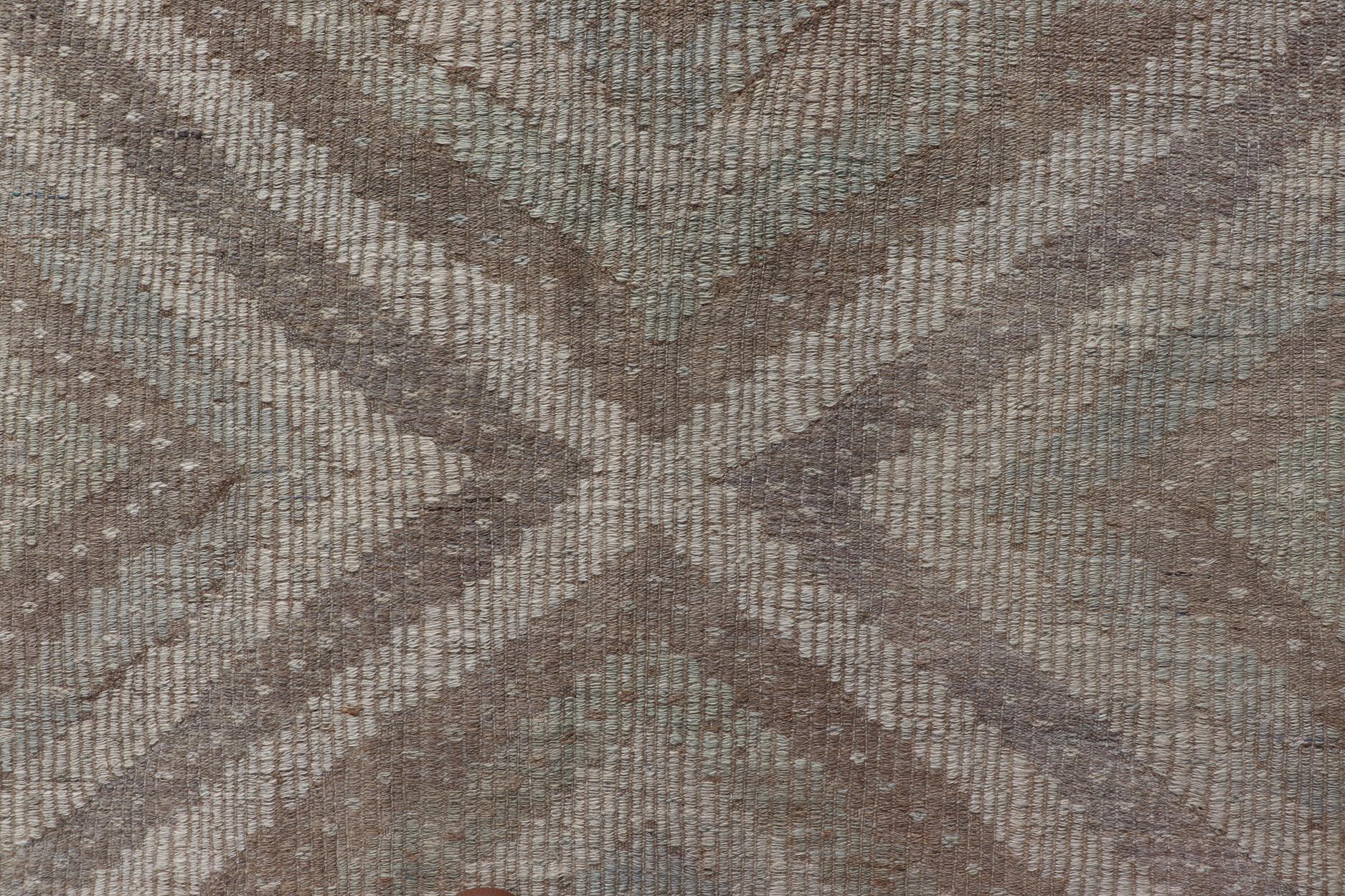 Vintage Turkish Embroidered Kilim Rug with All-Over Repeating Diamond Design For Sale 3