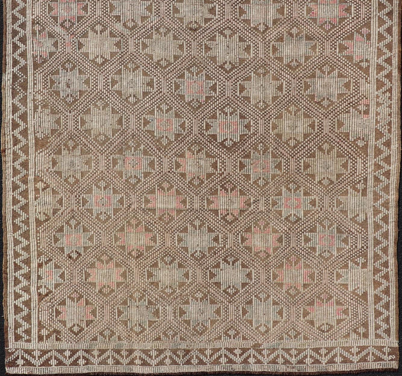 Vintage Turkish Embroidered Kilim with All-Over Star Design on A Taupe Ground  For Sale 1