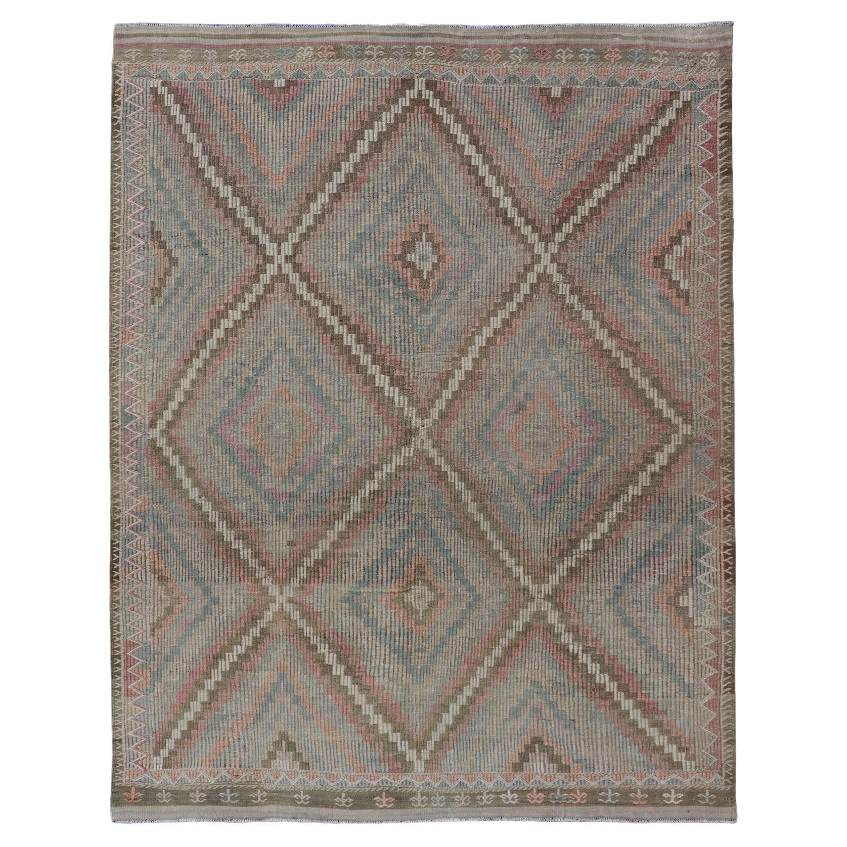Türkischer bestickter Teppich mit geometrischem Diamantmuster, Vintage