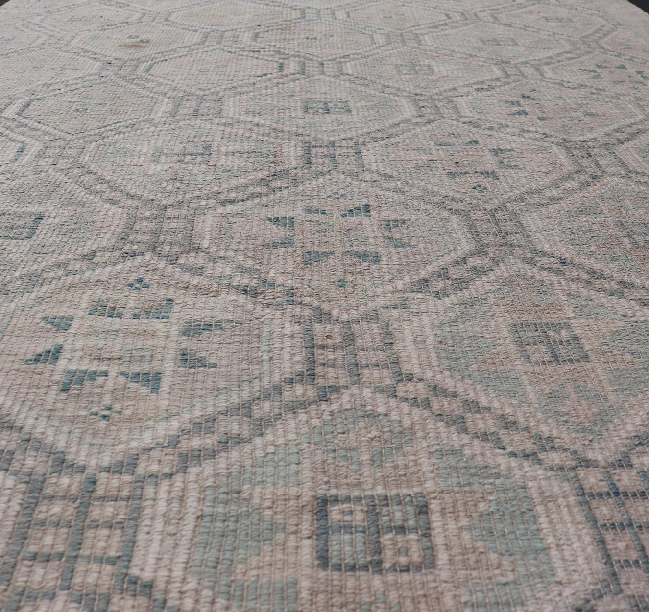 Tappeto turco vintage ricamato con disegno geometrico a diamante in verde, 6'5 x 10 in vendita 2