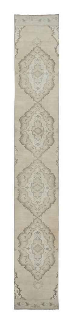 Vintage Turkish Extra-Long Runner Ornate Medallion Set in Beige - Rug & Kilim