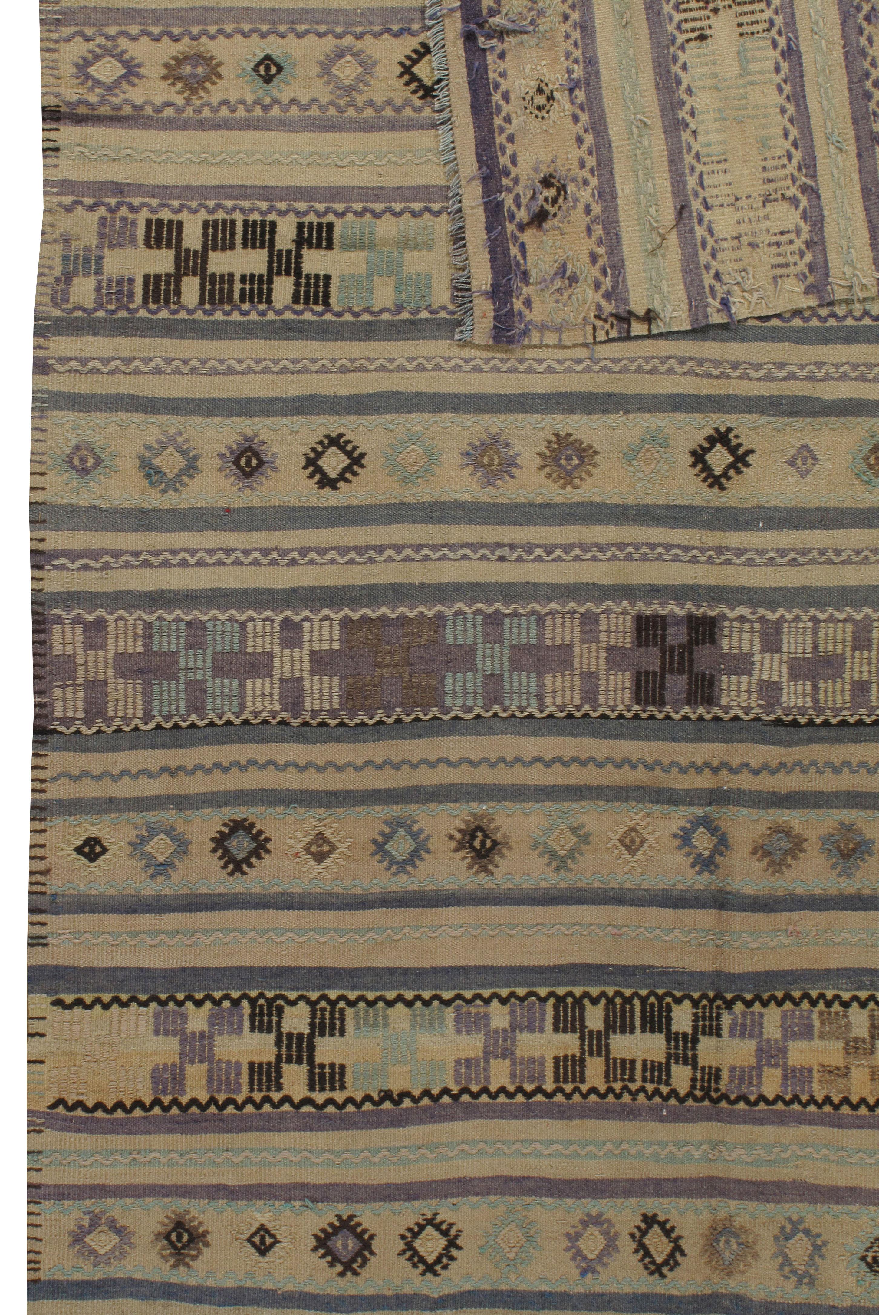 Vintage Turkish flat-weave Jajim Kilim rug. Size: 5'1 x 7'8. The Jajim (cecim) technique is followed in Turkey, Persia and the Caucasus and consists of a plain weave (equal warps and wefts) ground with an added (supplementary) weft pattern. The