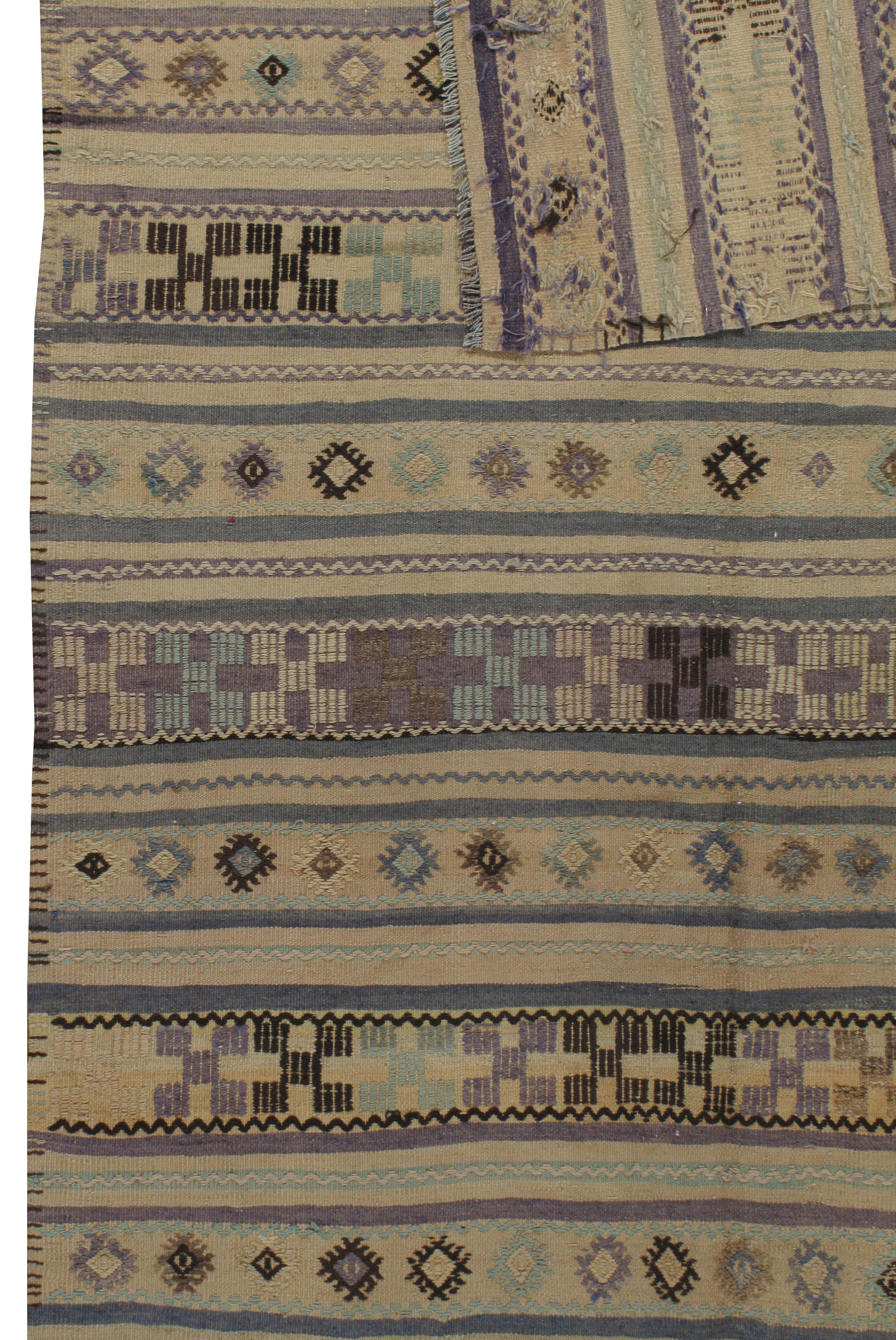 Vintage türkischen Flachgewebe Jajim Kilim Teppich 5'1 x 7'8. Die Jajim-Technik (Cecim) wird in der Türkei, in Persien und im Kaukasus angewandt und besteht aus einem Grundgewebe in Leinwandbindung (gleiche Kett- und Schussfäden) mit einem
