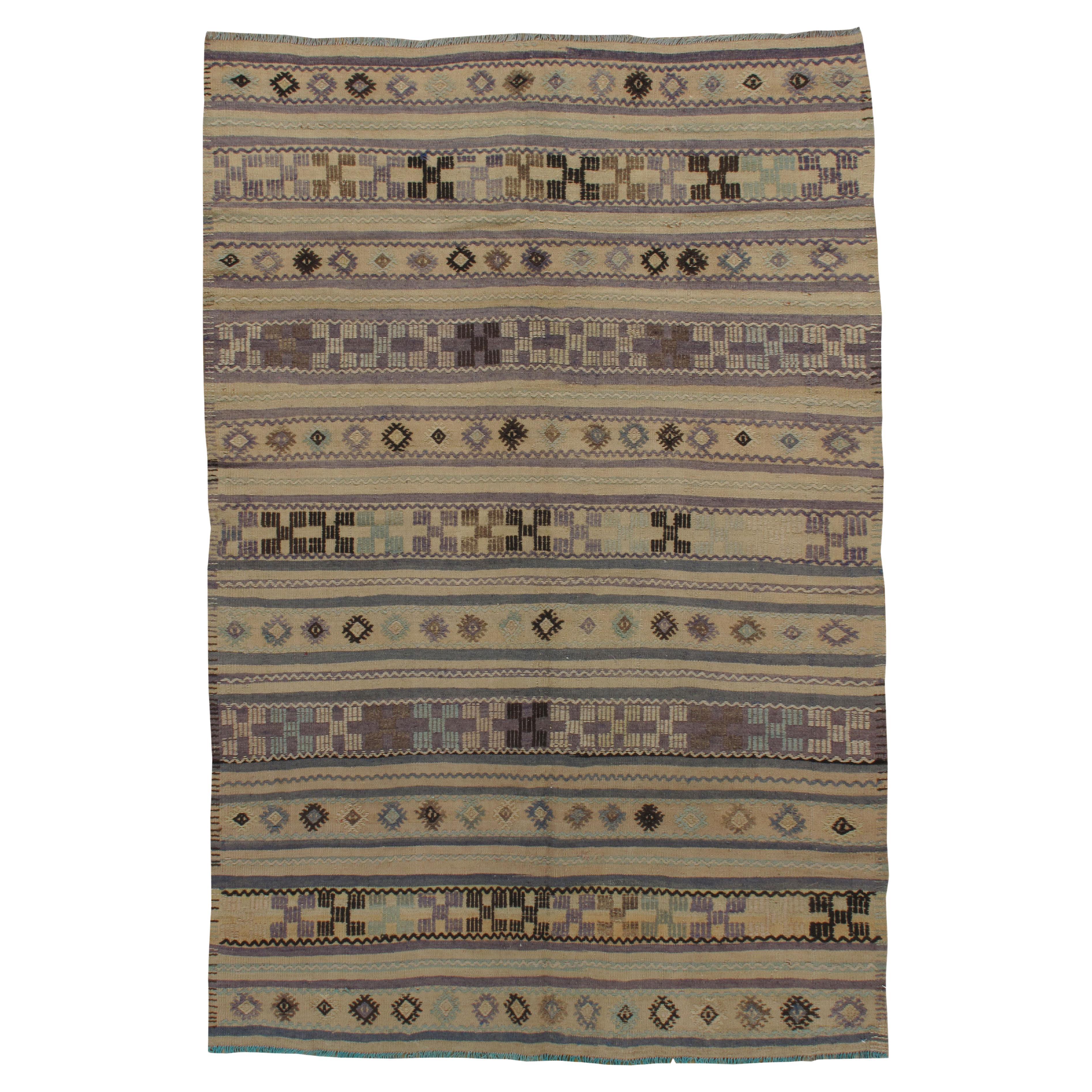 Vintage Turkish Flat-Weave Jajim Kilim Rug  5'1 x 7'8 For Sale