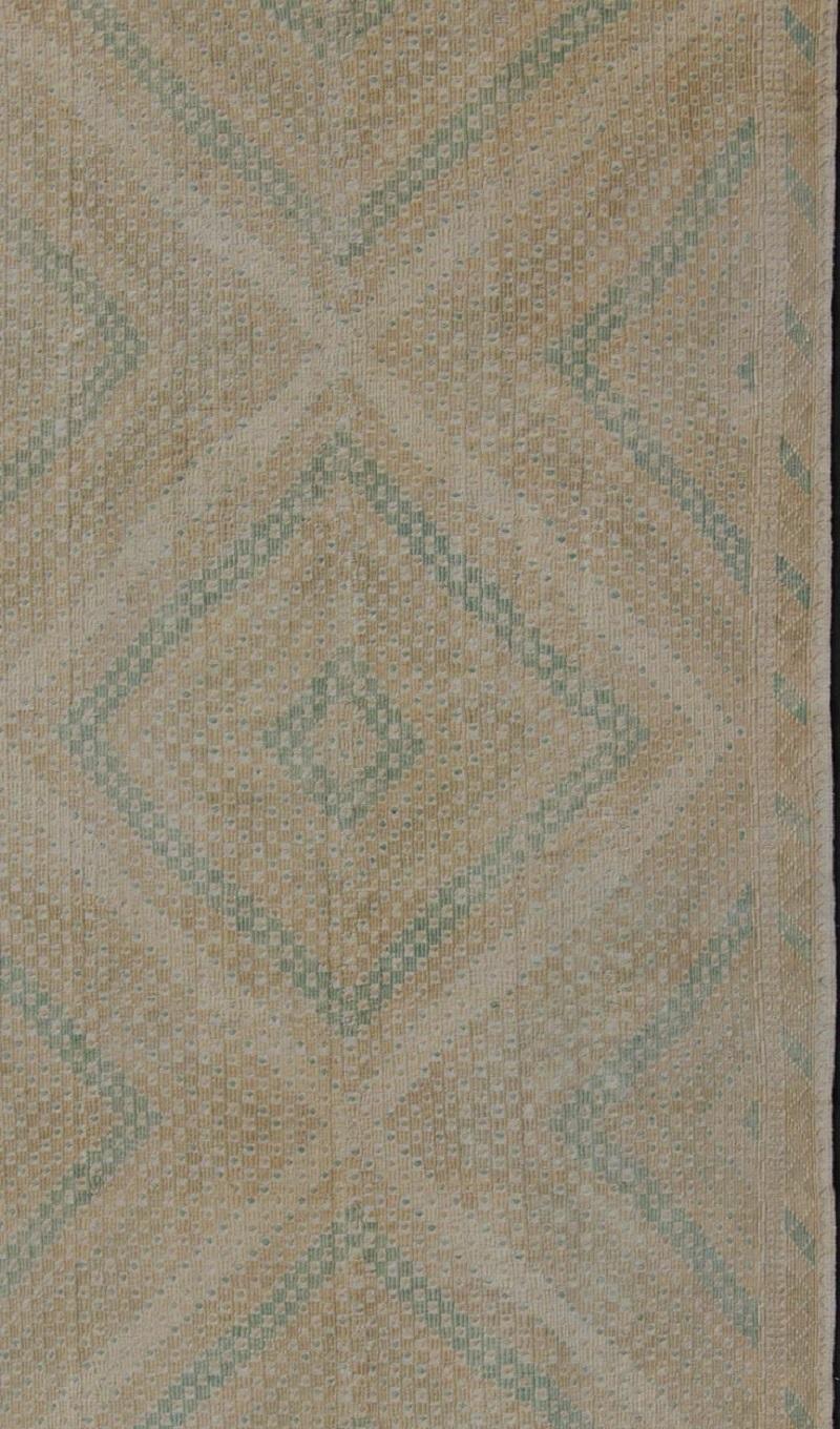 Vintage Turkish Flat-Weave Kilim with Diamond Geometric Design in Taupe, Tan In Good Condition For Sale In Atlanta, GA