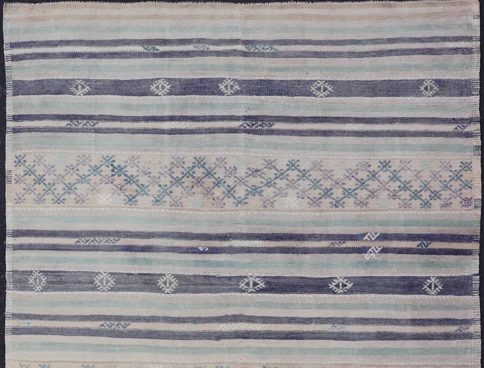 Tejido Plano Turco Vintage L. Verde, topo, mantequilla, lavanda y azul tinta Lana en venta