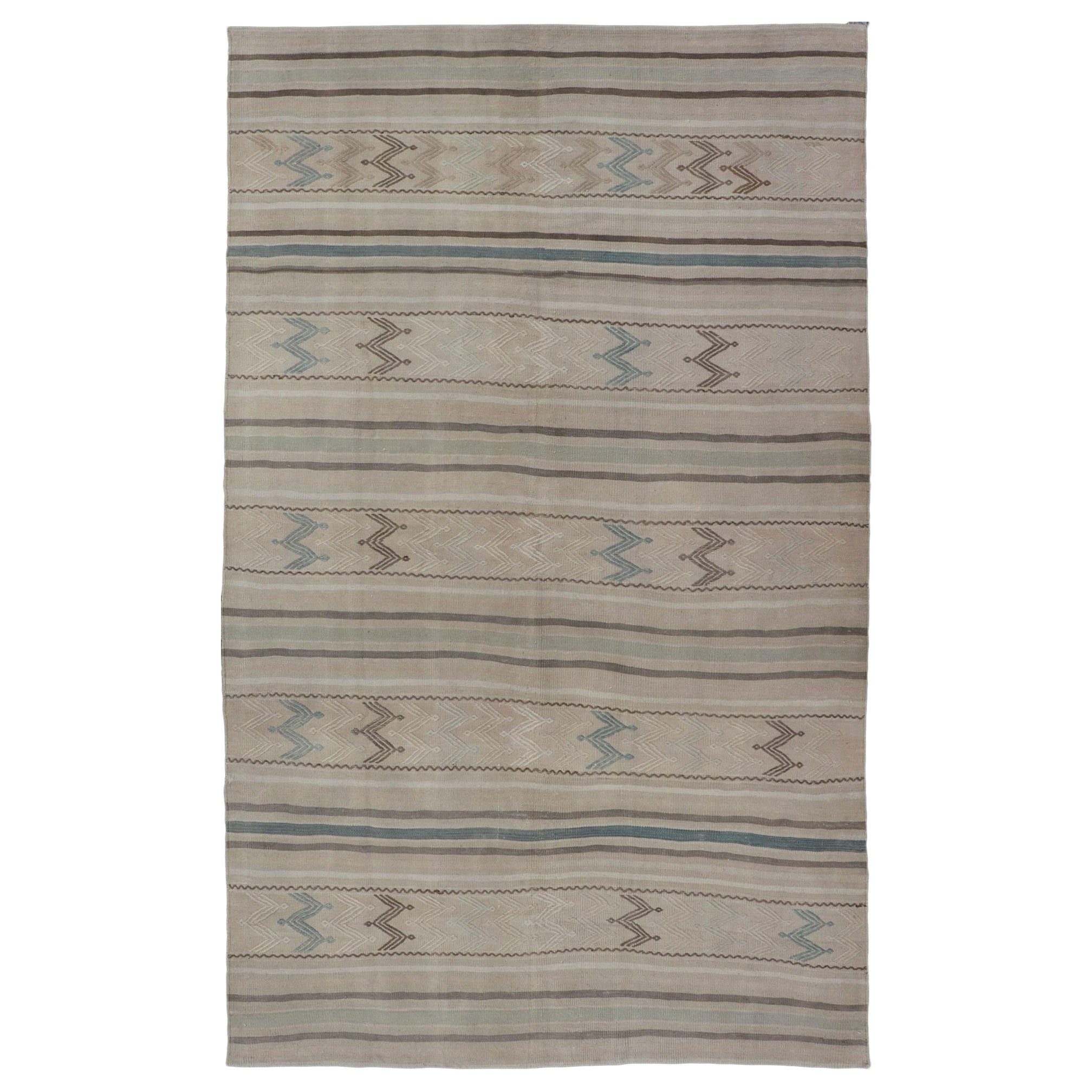 Türkischer Flachgewebe-Kilim in gedeckten Farben in Taupe, Brown und Light Blue