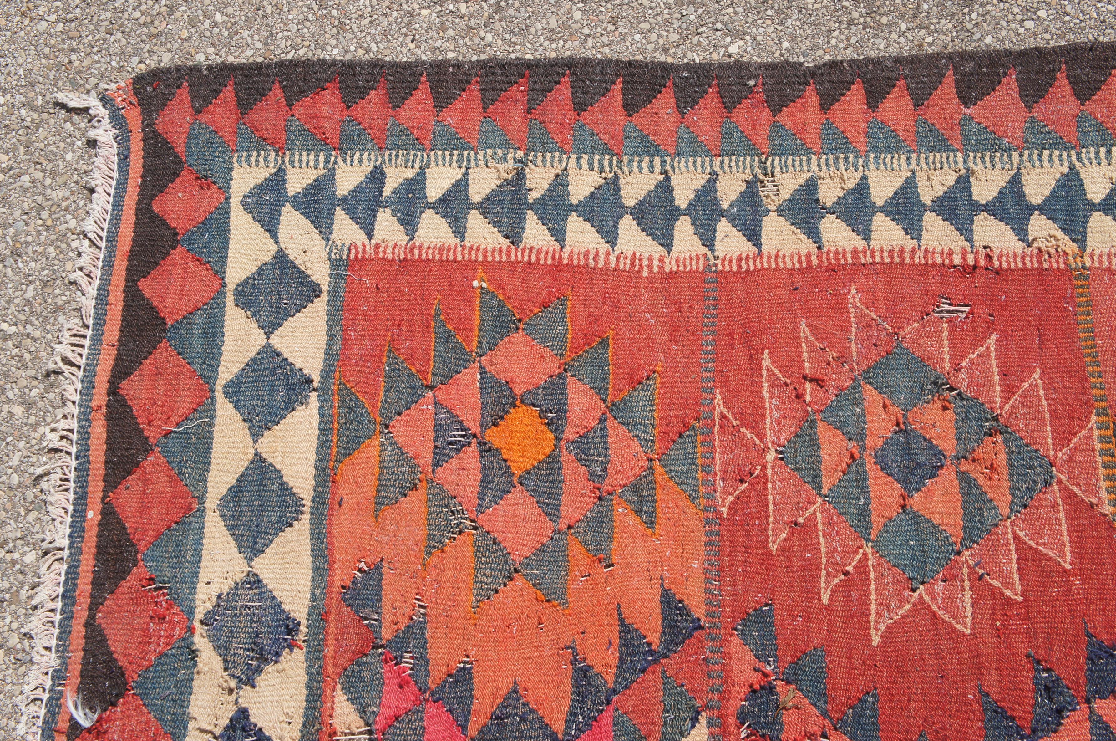 20th Century Vintage Turkish Flat Weave Oushak Bohemian Kilim Wool Area Rug Runner 5 x 8.5' For Sale
