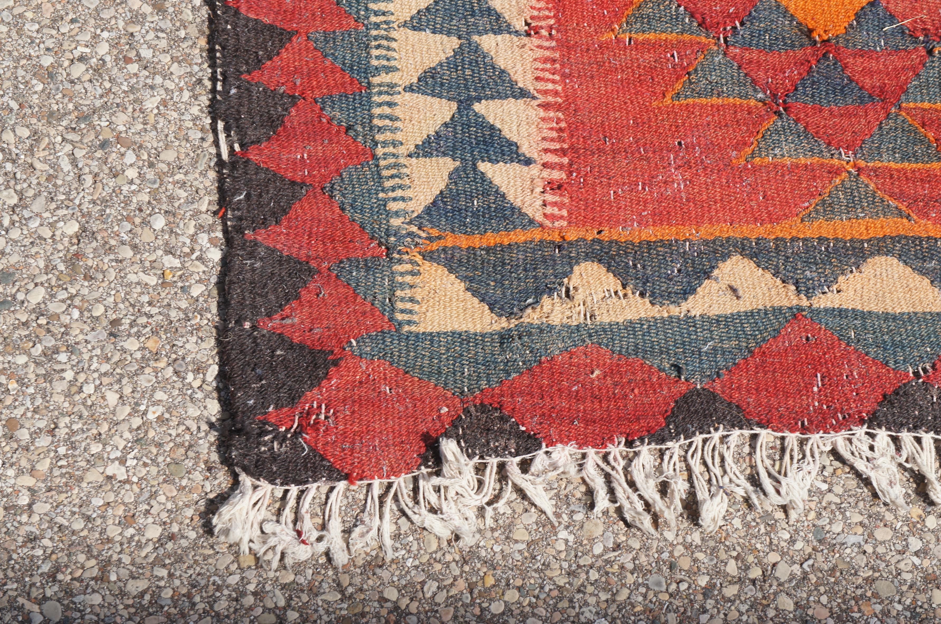 Vintage Turkish Flat Weave Oushak Bohemian Kilim Wool Area Rug Runner 5 x 8.5' For Sale 4