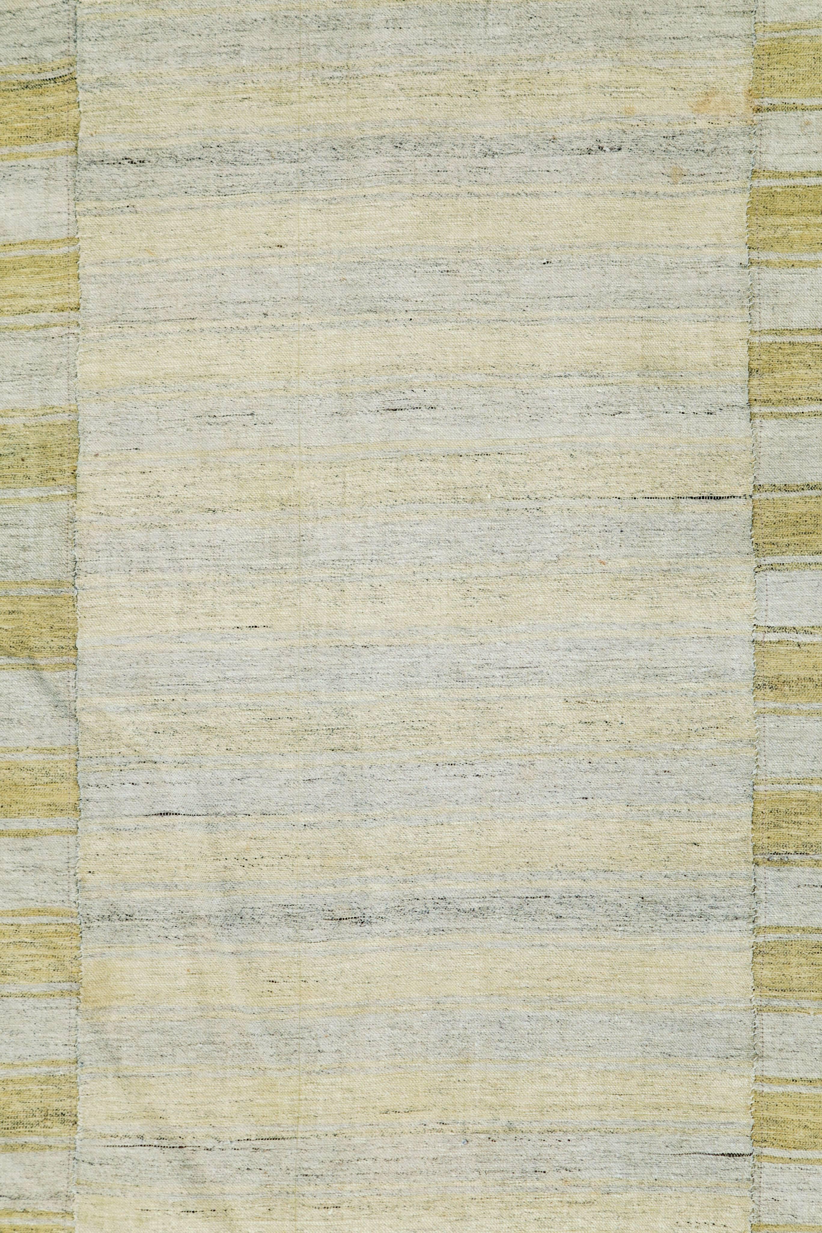 Un tapis Kilim turc vintage tissé à plat de la fin du 20ème siècle.