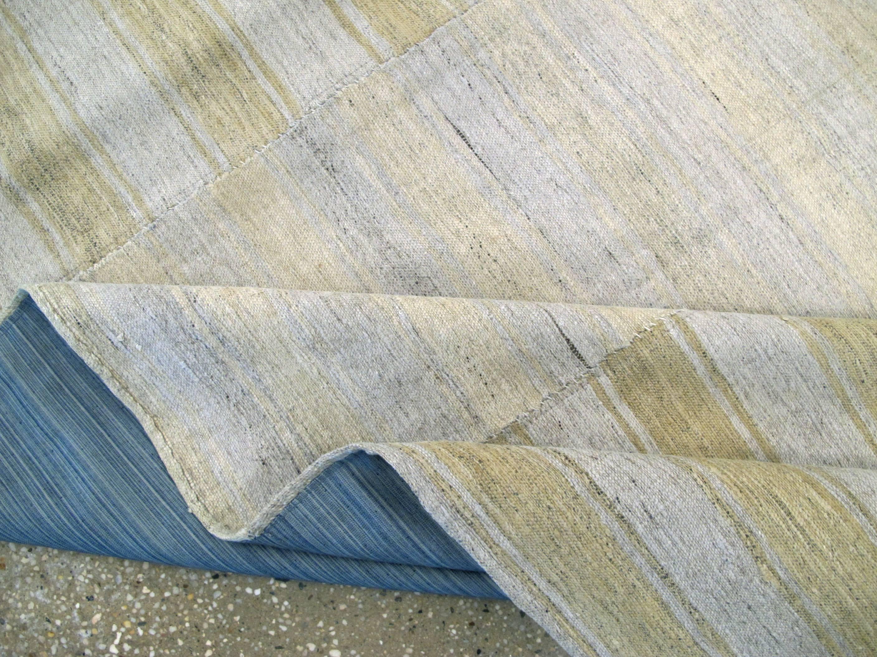 Türkischer Flachgewebe-Teppich im Vintage-Stil (Wolle) im Angebot