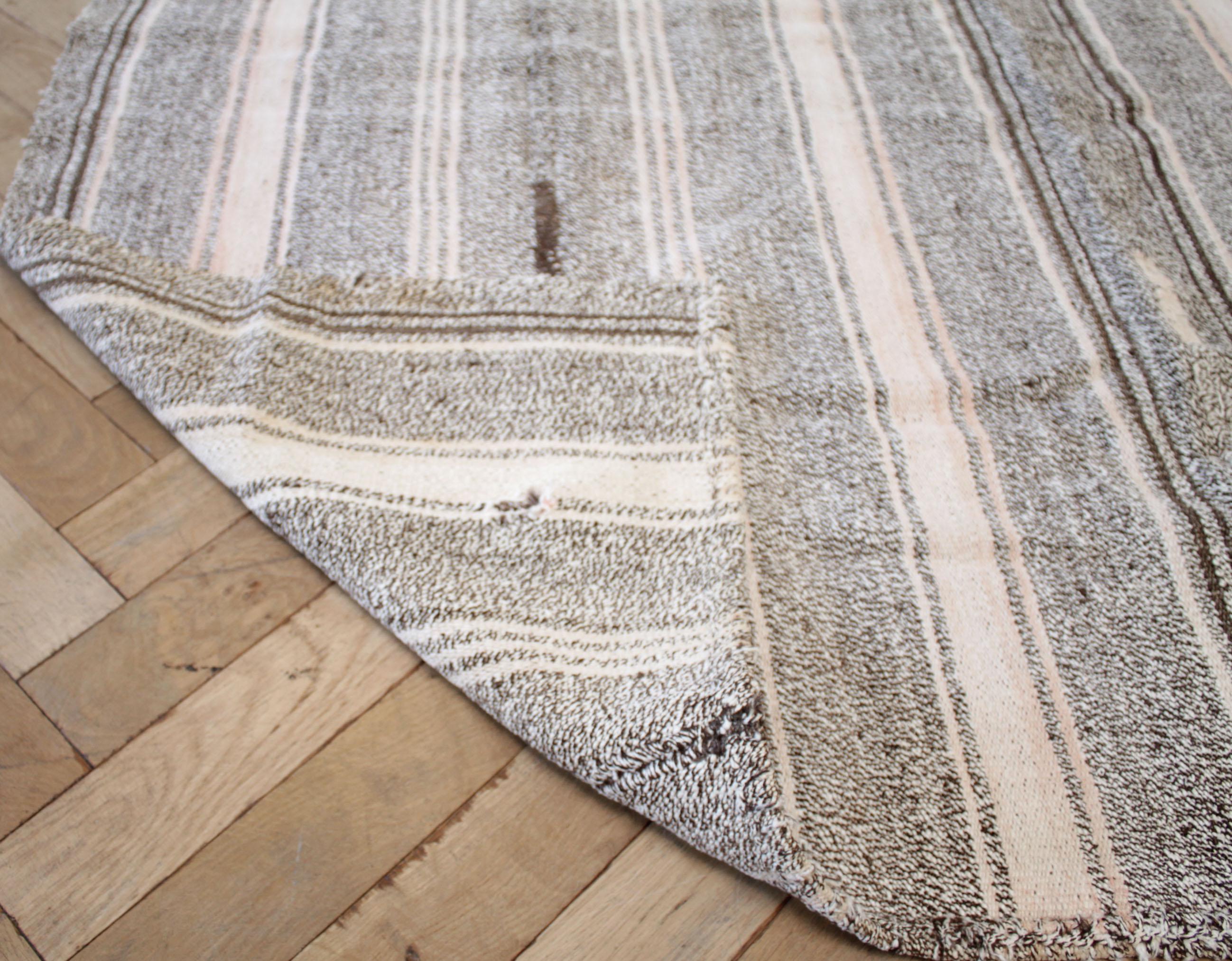 Vintage Turkish Flat-Weave Rug with Brown and Blush Tones In Good Condition For Sale In Old Town Orange, CA