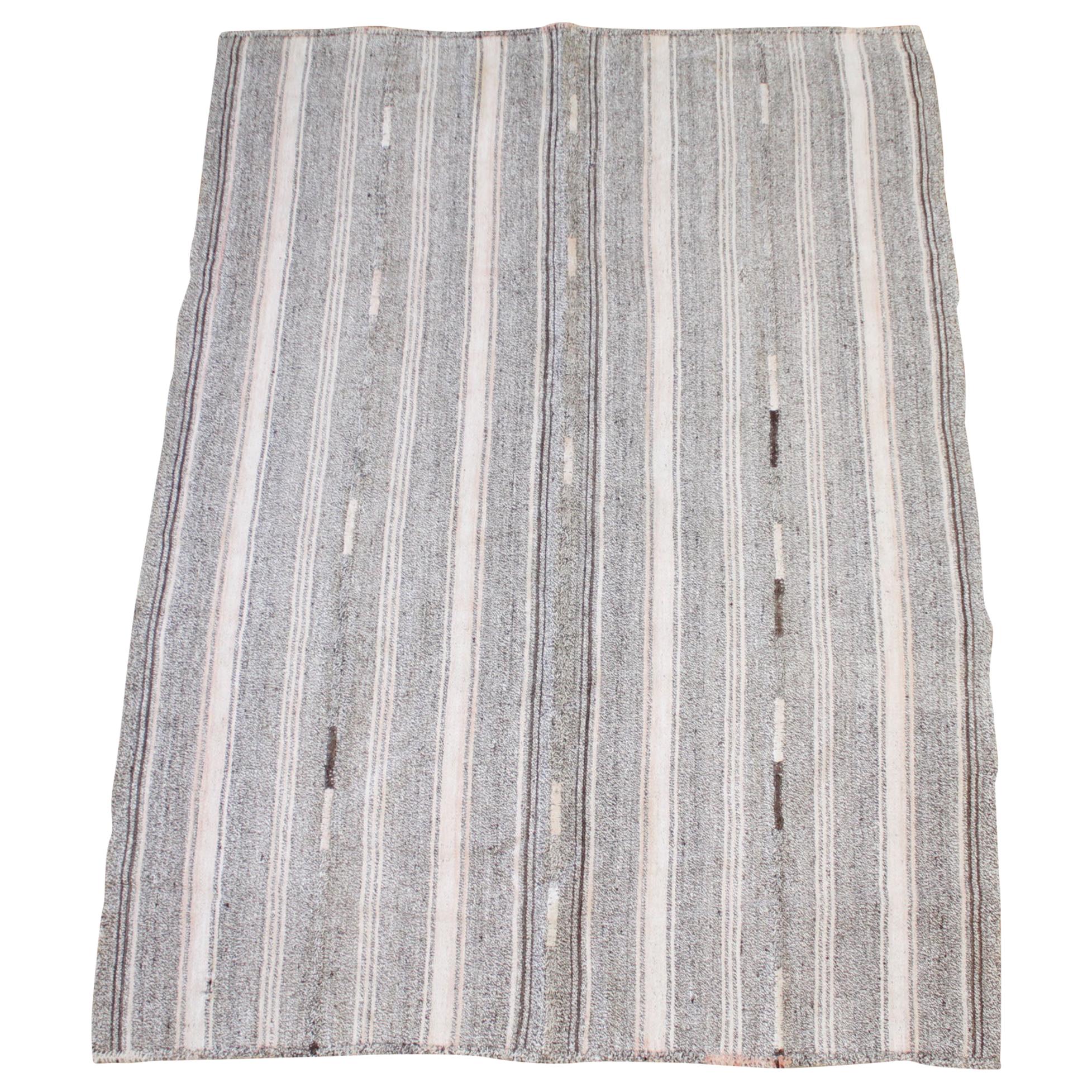 Türkischer Flachgewebe-Teppich im Vintage-Stil mit Braun- und Blush-Tönen