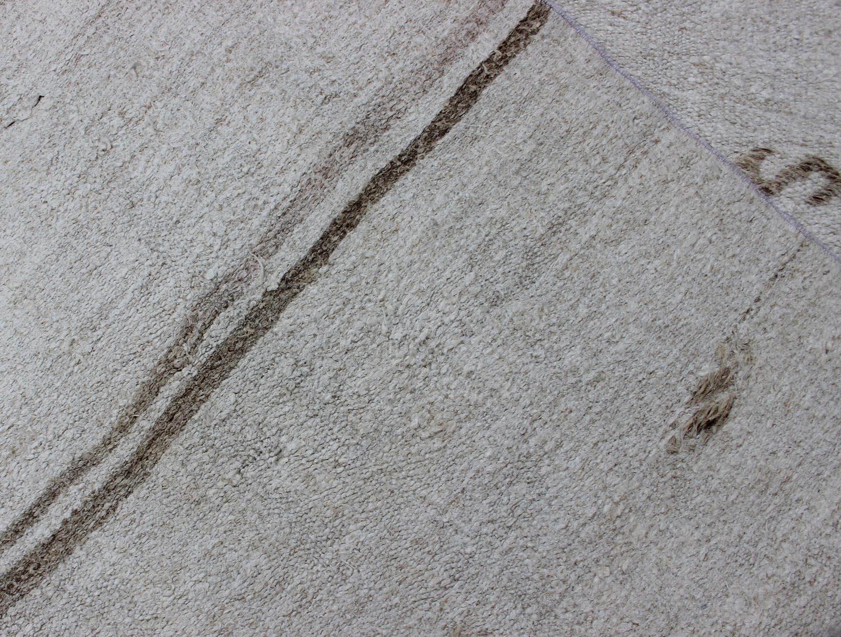 Lana Runner turco vintage a trama piatta con design moderno a righe in bianco in vendita