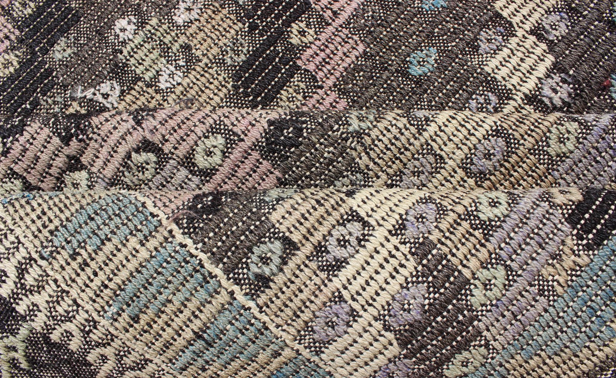 Vintage Turkish Flat Weave with Diamond Design in Gray, Black, Lavender & Green  In Good Condition For Sale In Atlanta, GA