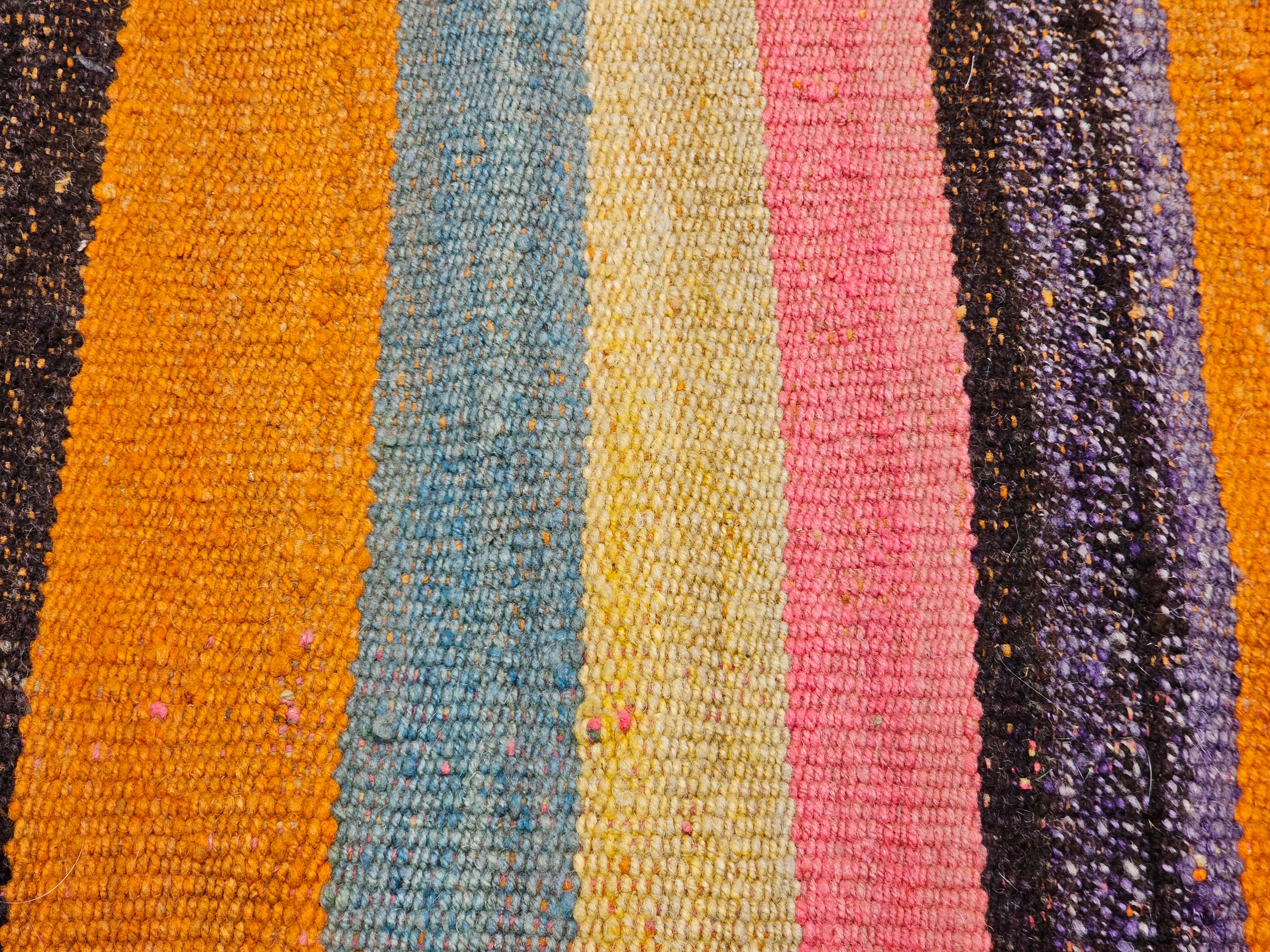 Sofrehim turco d'epoca a tessitura piatta con motivo a righe multicolore In condizioni buone in vendita a Barrington, IL