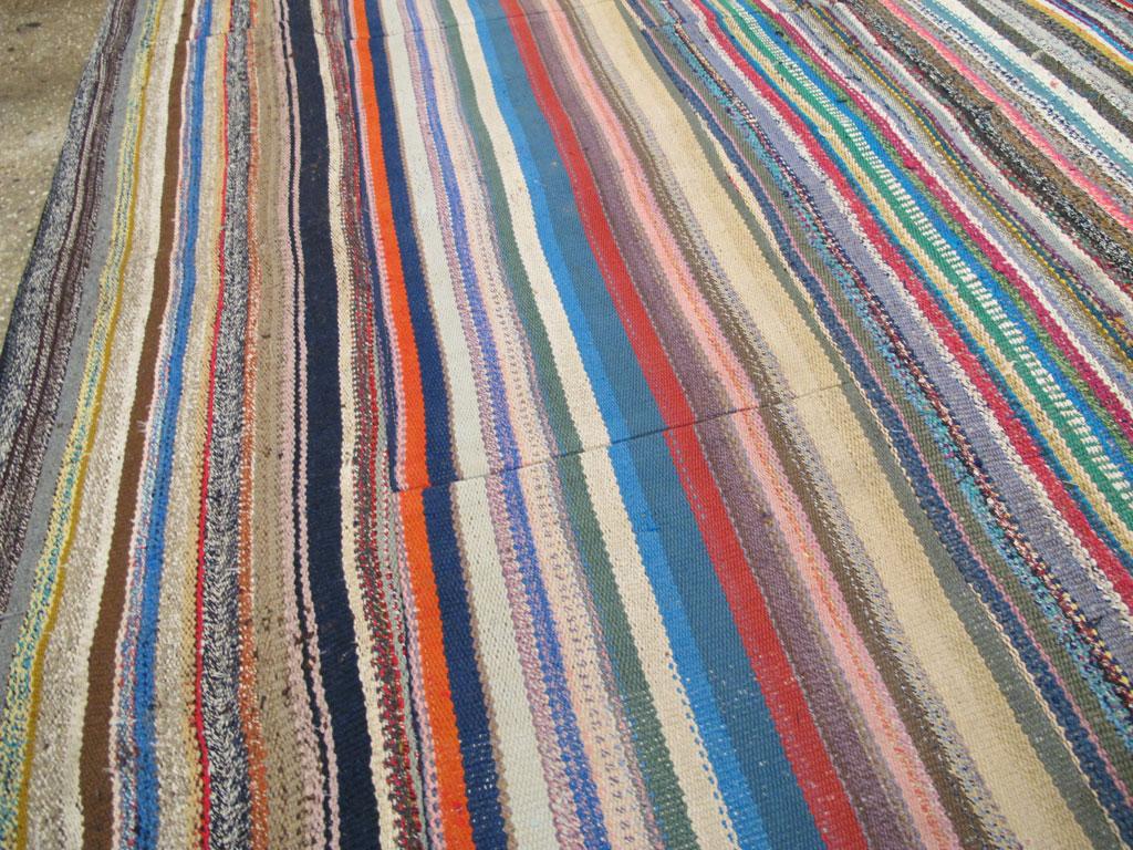 Hand-Woven Vintage Turkish Flatweave Kilim Room Size Carpet For Sale