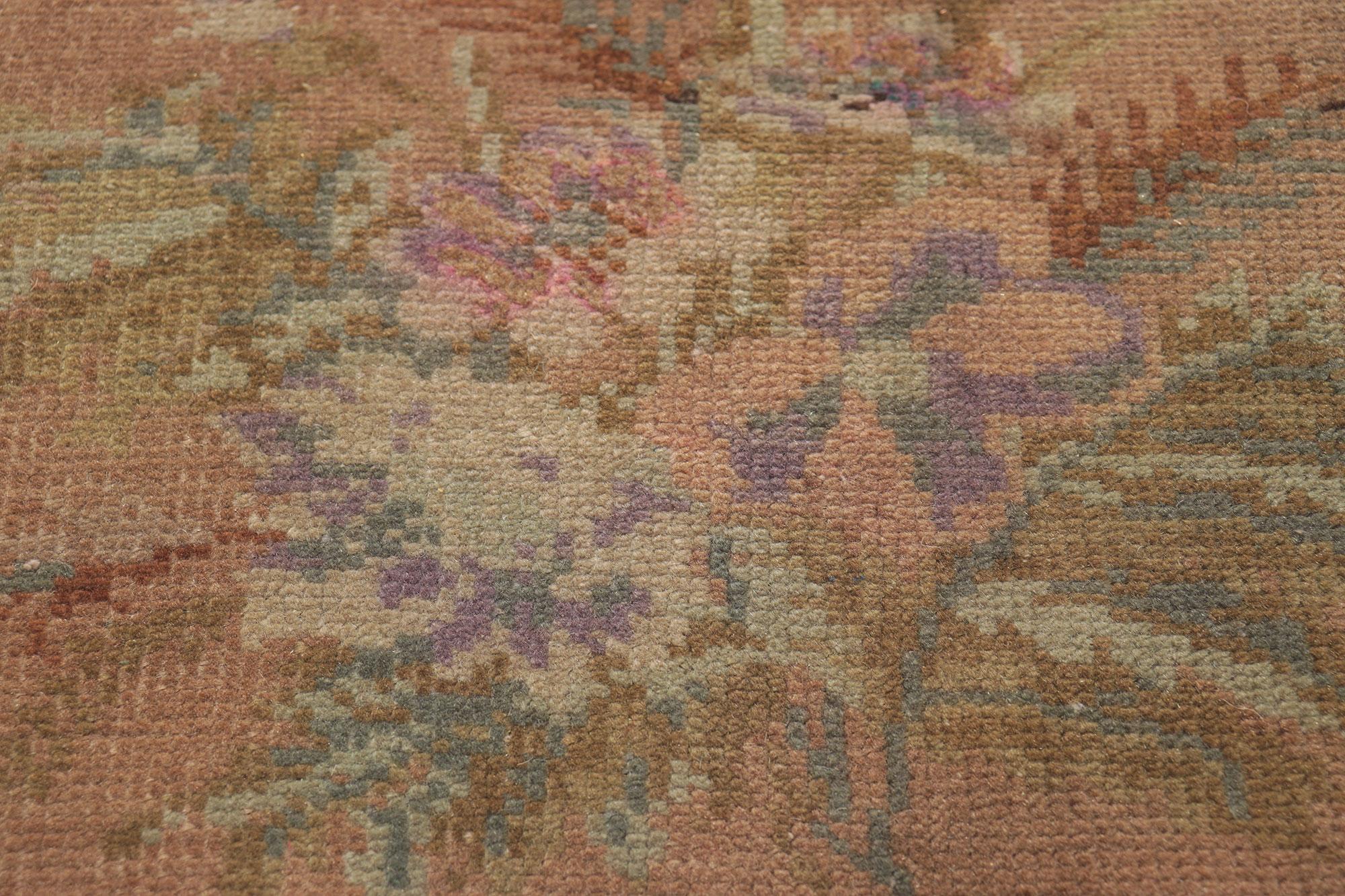 Vintage Turkish Floral Sivas Rug In Good Condition For Sale In Dallas, TX