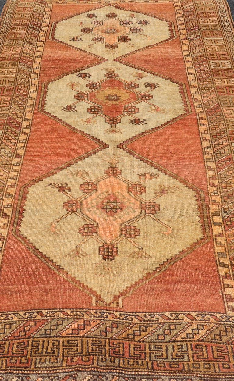 Tapis Vintage Turc Gallery Kars avec Crème Douce et Terracotta 5'5