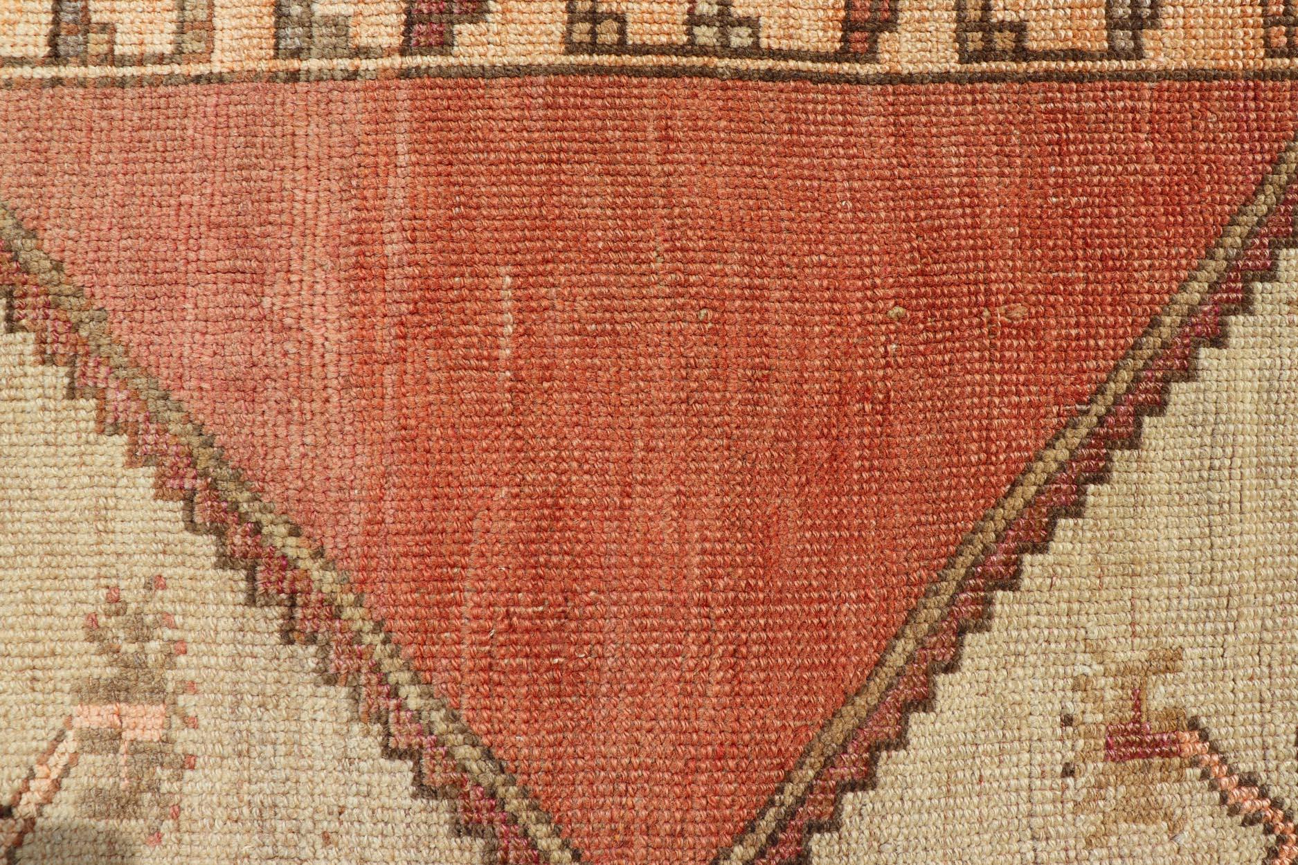 Tapis Vintage Turc Gallery Kars avec Crème Douce et Terracotta 5'5