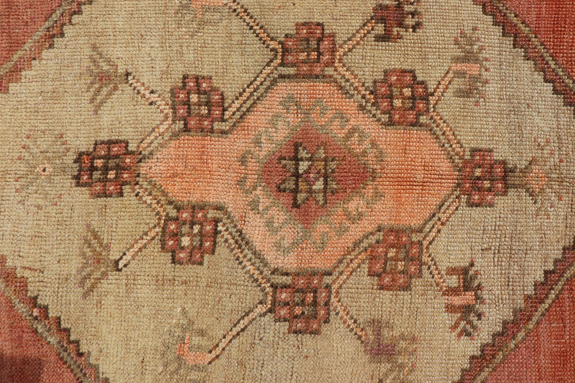 Laine Tapis Vintage Turc Gallery Kars avec Crème Douce et Terracotta 5'5