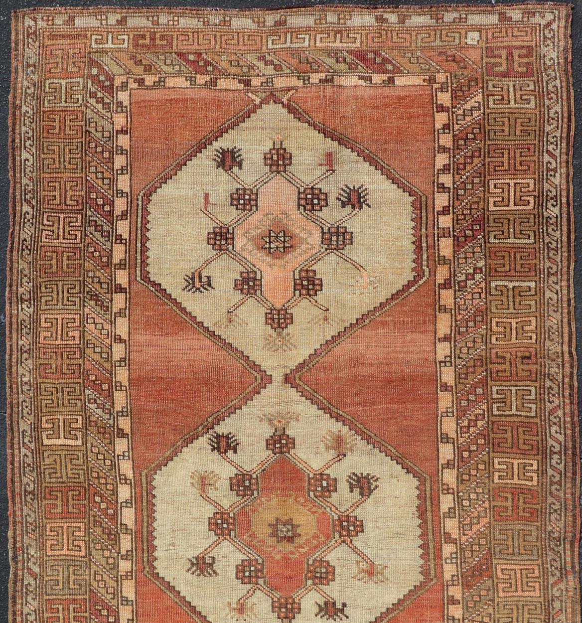 Tapis Vintage Turc Gallery Kars avec Crème Douce et Terracotta 5'5