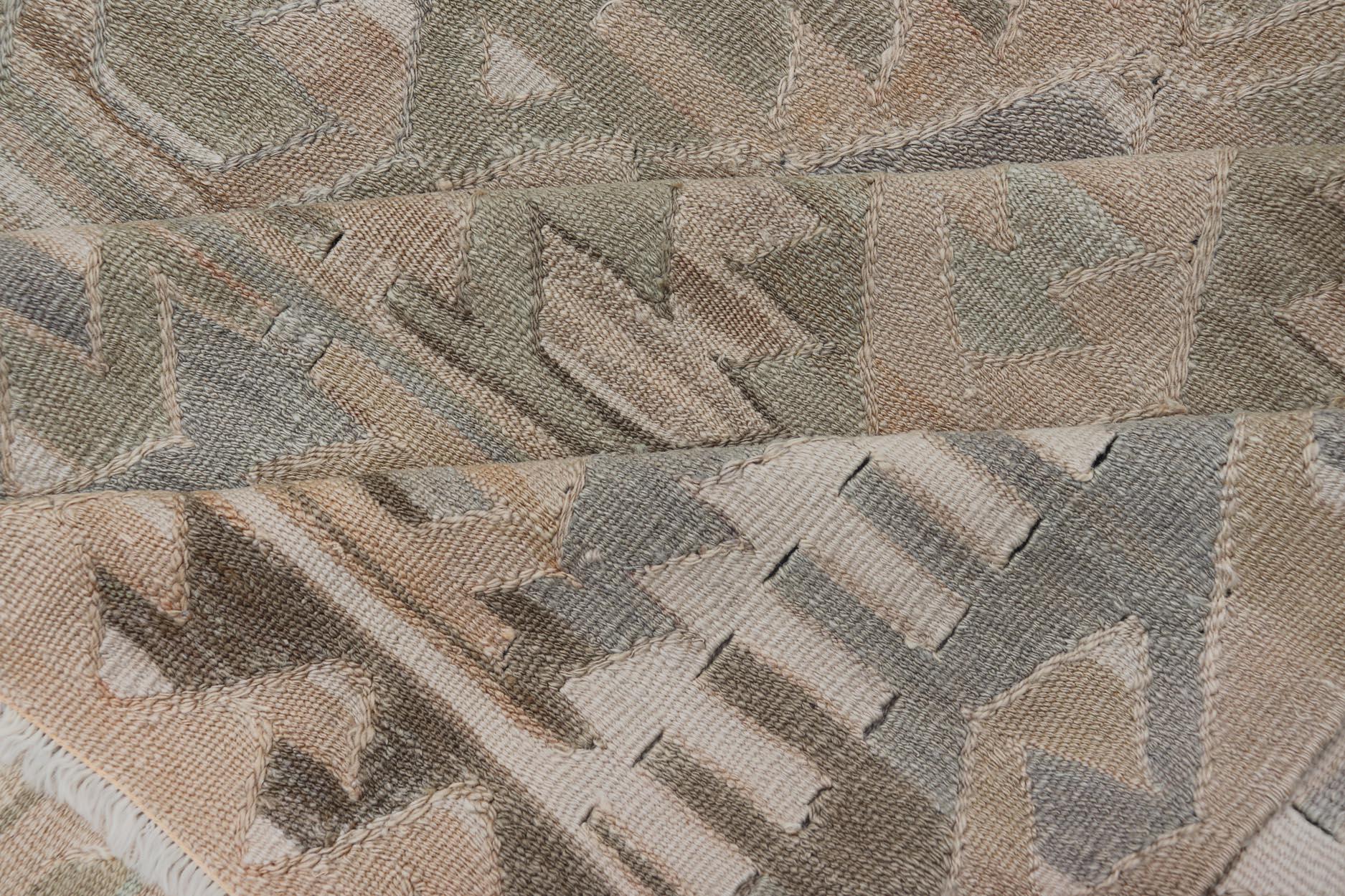 Laine Tapis Kilim turc vintage à motifs géométriques tribaux terreux 5'4 x 11'3 en vente