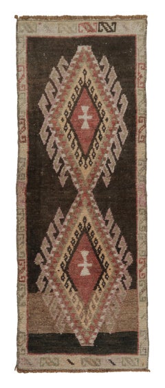 Türkischer Vintage-Teppich im Geschenkformat mit zwei geometrischen Medaillons – Rug & Kilim