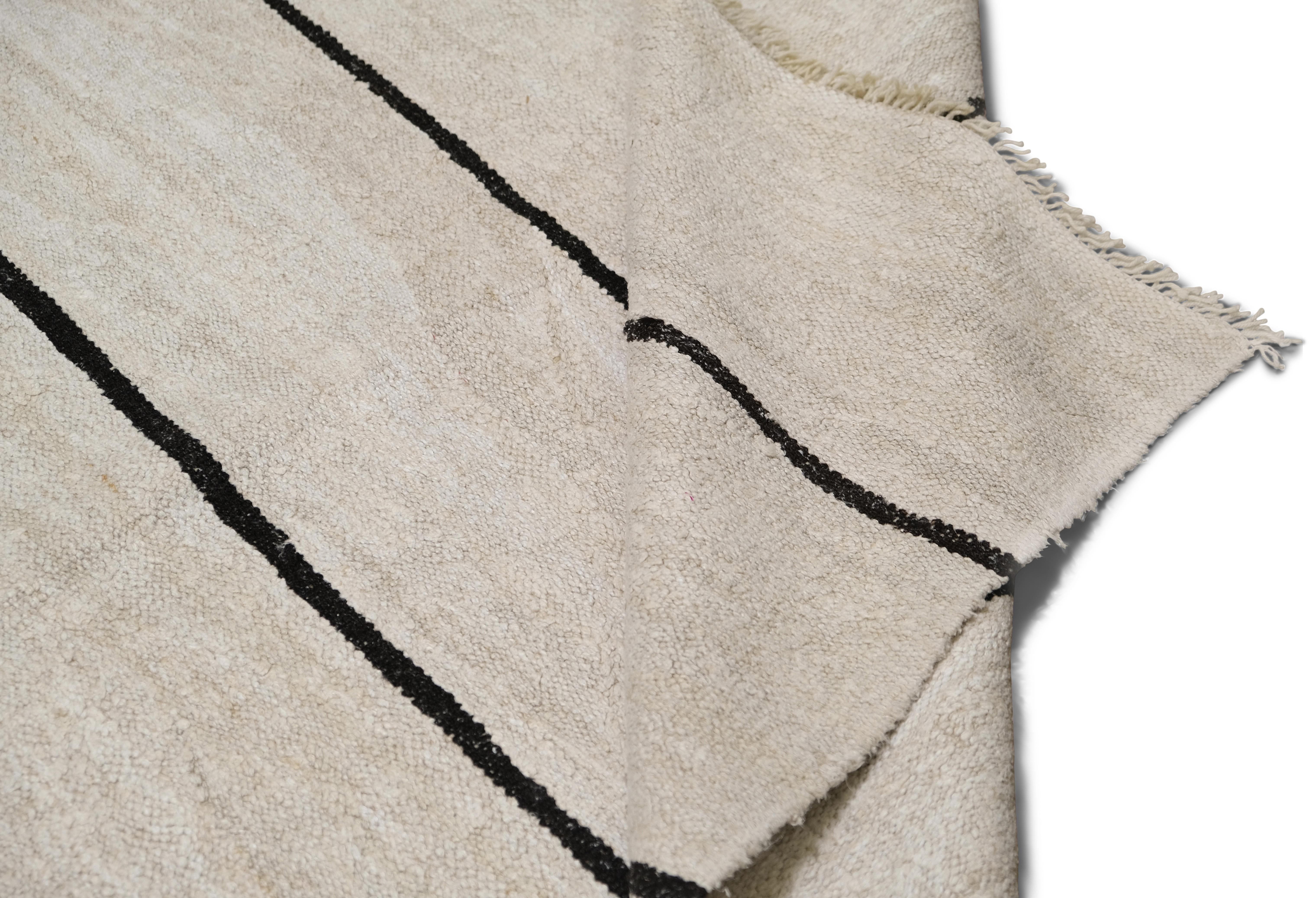 Vintage Turkish Hemp Kilim Rug 9'9''x14' In Good Condition For Sale In Torrance, CA