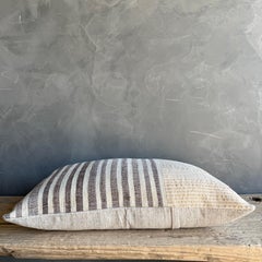 Coussin vintage en chanvre 18" x 29" avec garniture en duvet