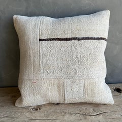 Vintage Turkish Hemp Rug Pillow 21" x 21" mit Dauneneinsatz
