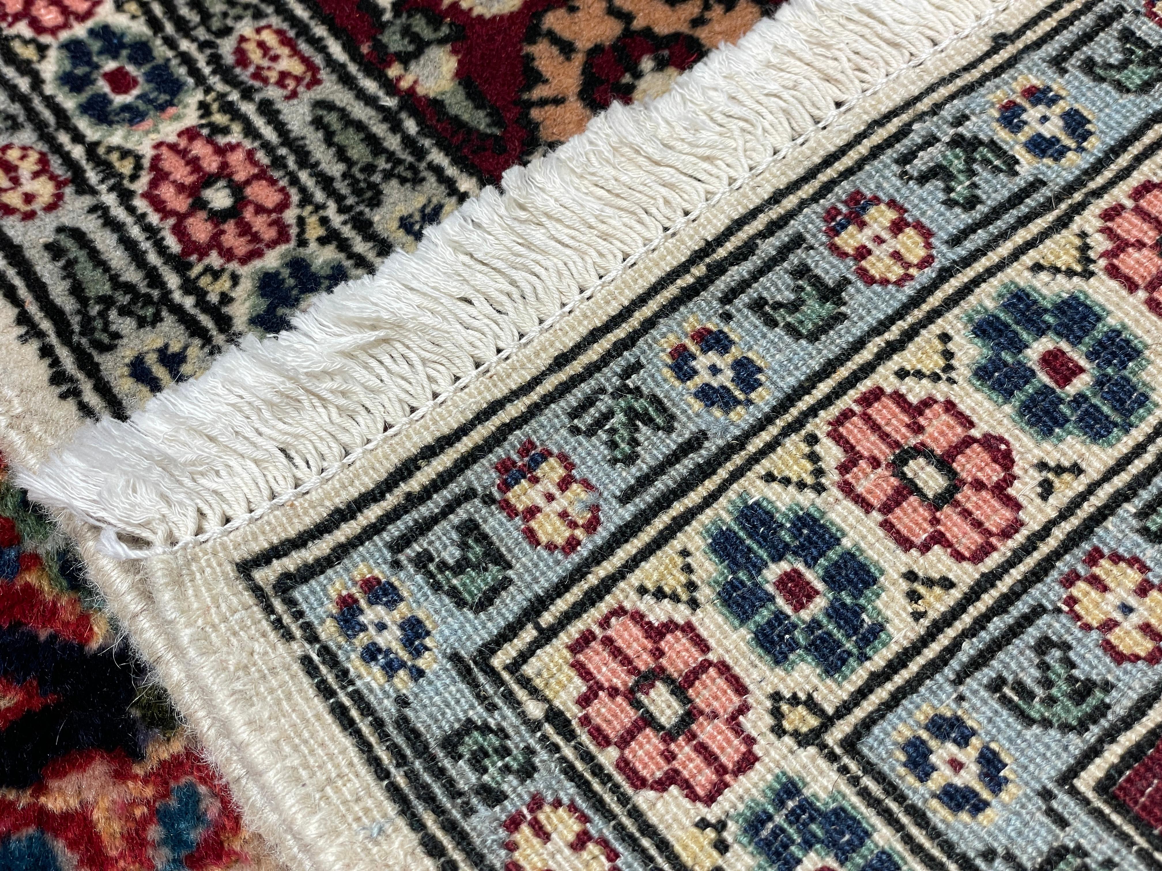 Türkischer Hereke-Teppich im Vintage-Stil im Angebot 9