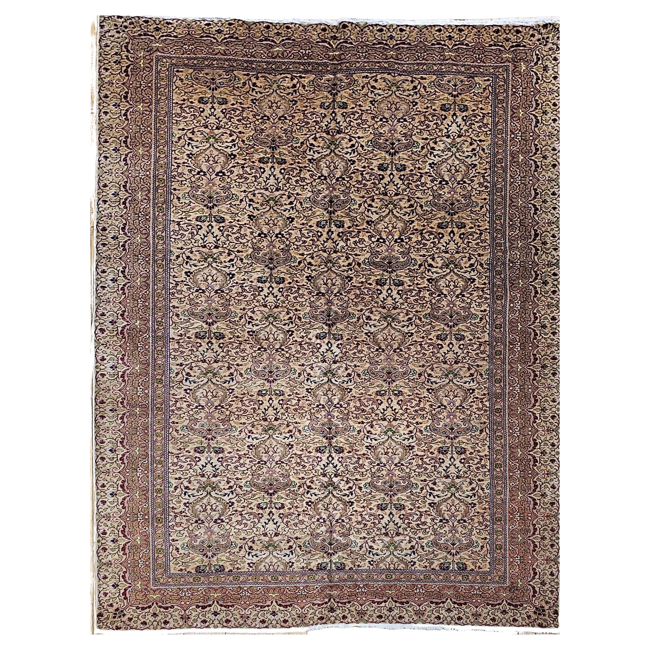 Tapis turc Hereke vintage à motif tout sur tout en jaune pâle, vert, mauve