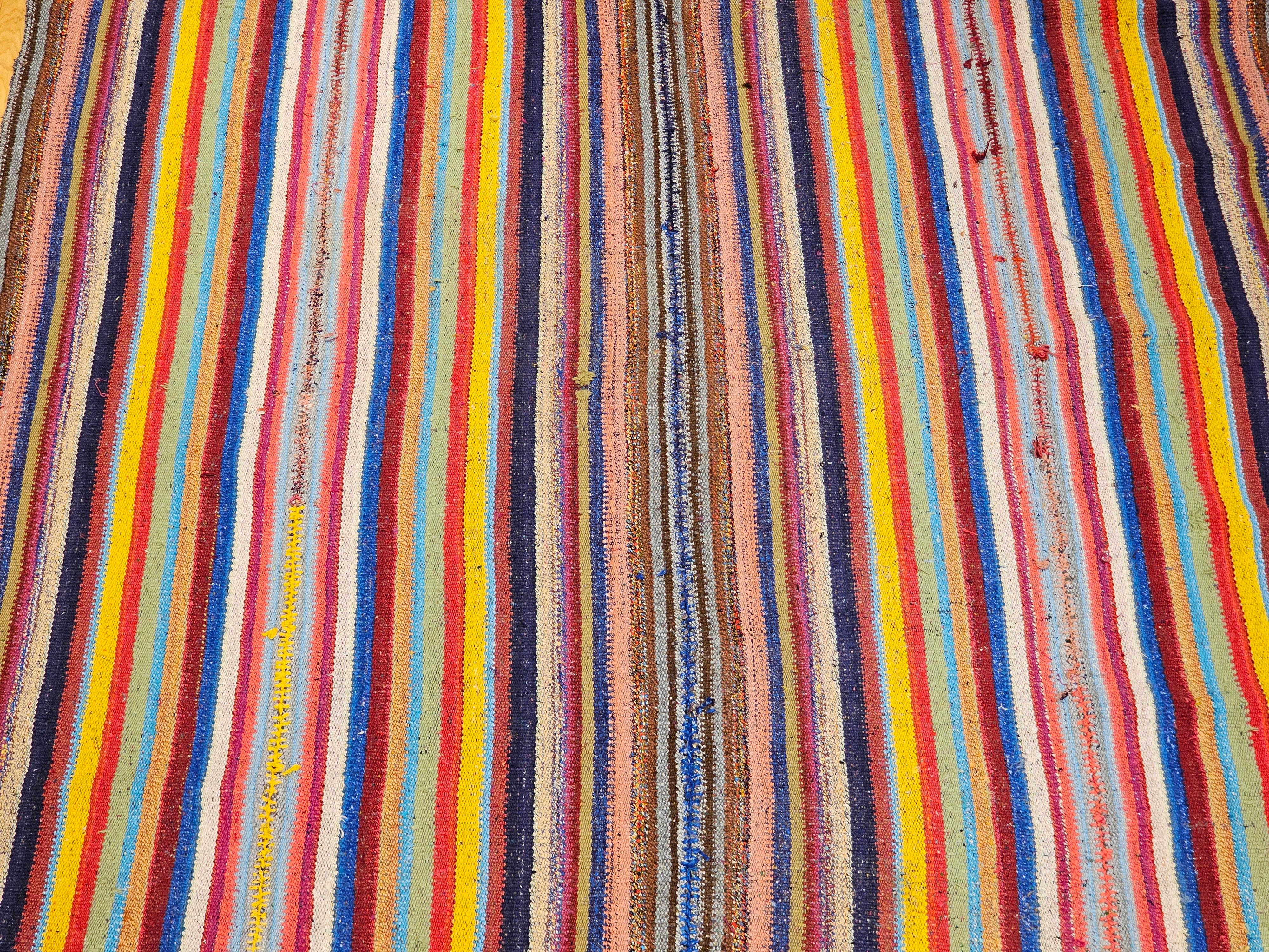 Vintage Turkish Jajim Kilim Room Size Rug In Good Condition For Sale In Barrington, IL