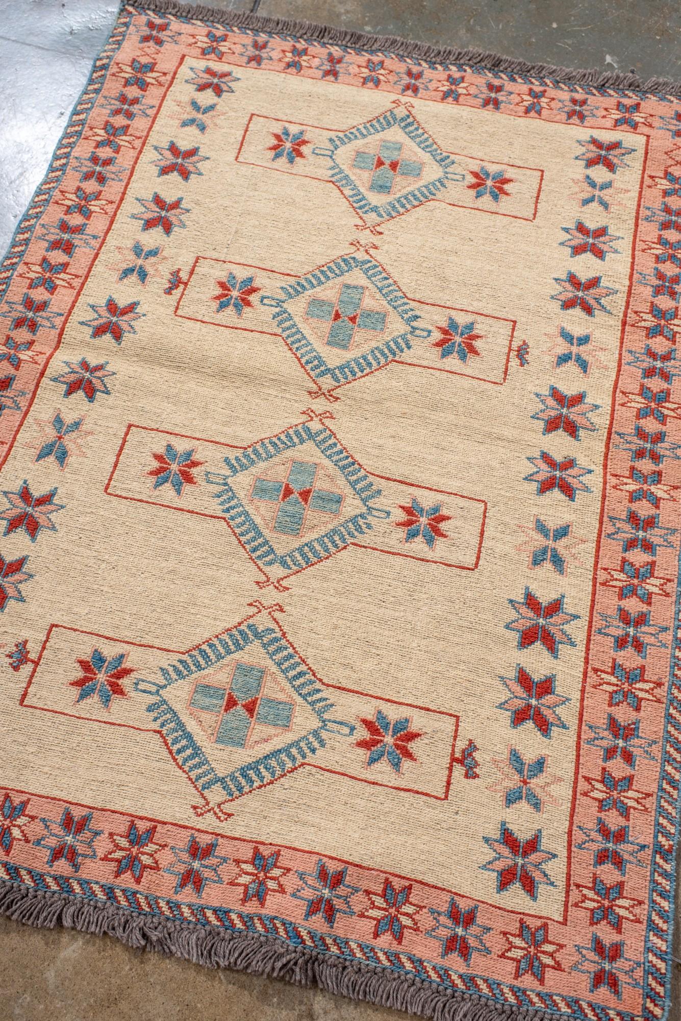 Turco Jijim turco vintage con bordo a stella e medaglioni geometrici in vendita