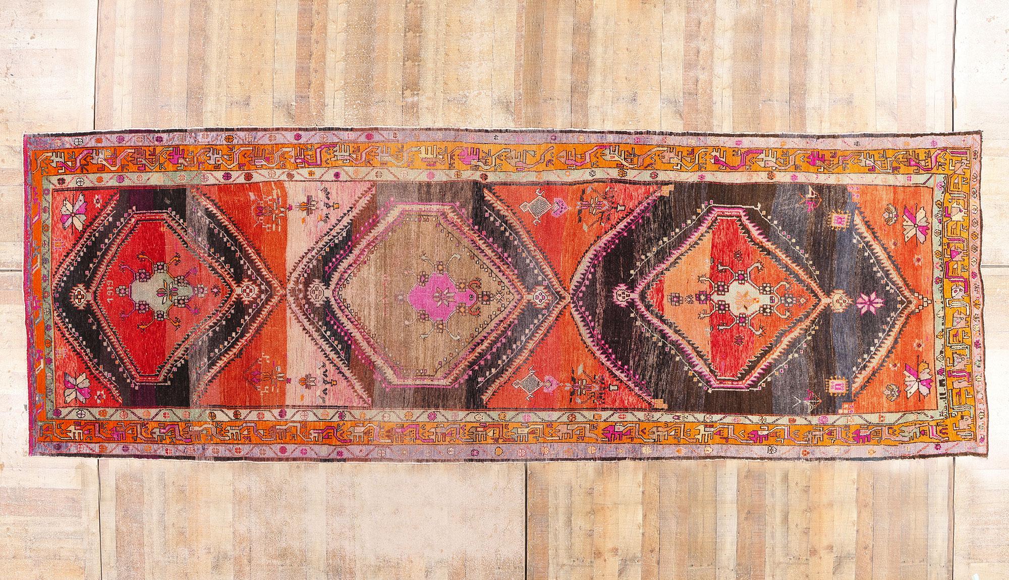 1950's Turkish Kars Carpet with Mid-Century Modern Style For Sale 1