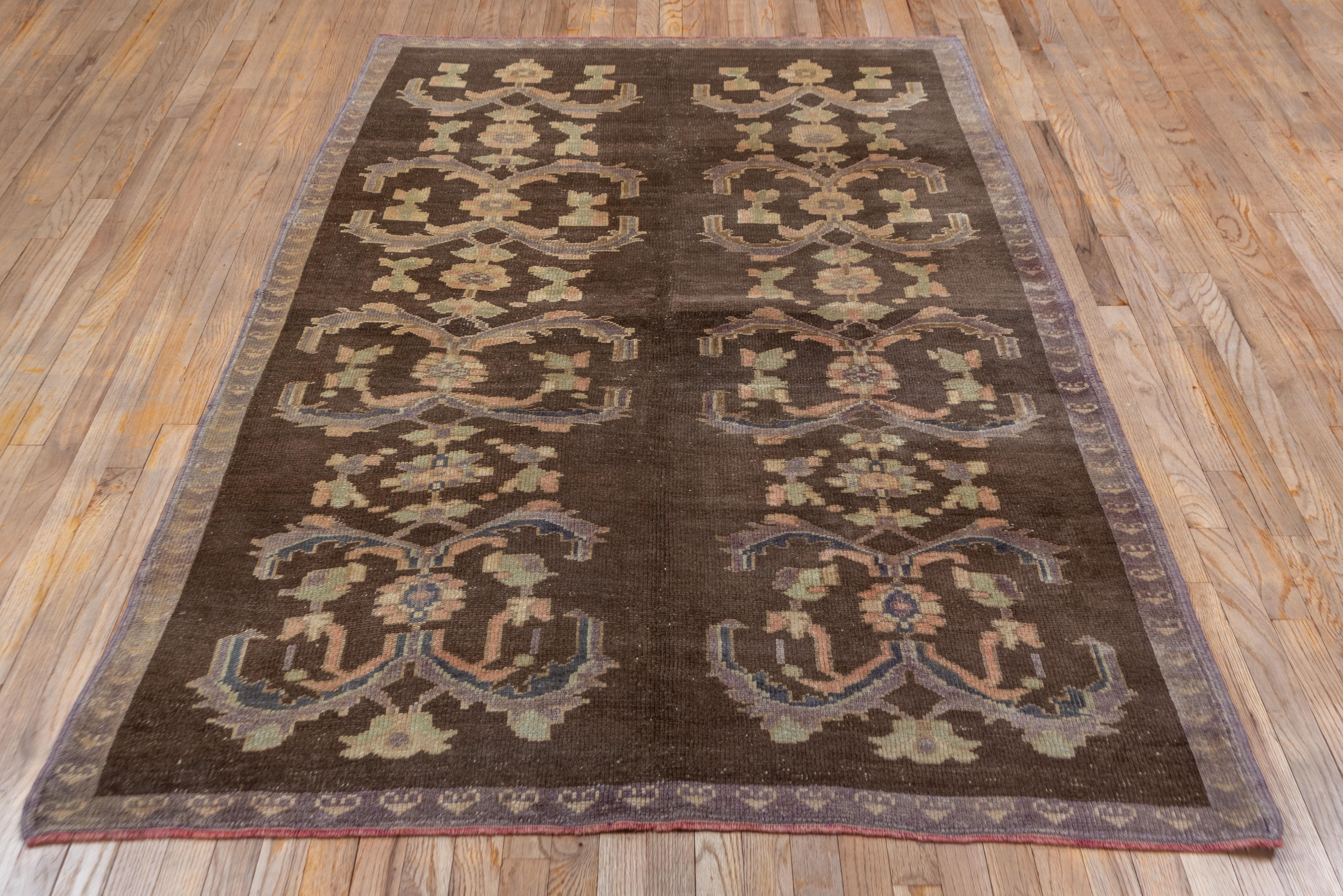 Türkischer Kars-Teppich im Vintage-Stil, lavendelfarbene Bordüre, lavendelfarbene und hellgrüne Akzente (Handgeknüpft)