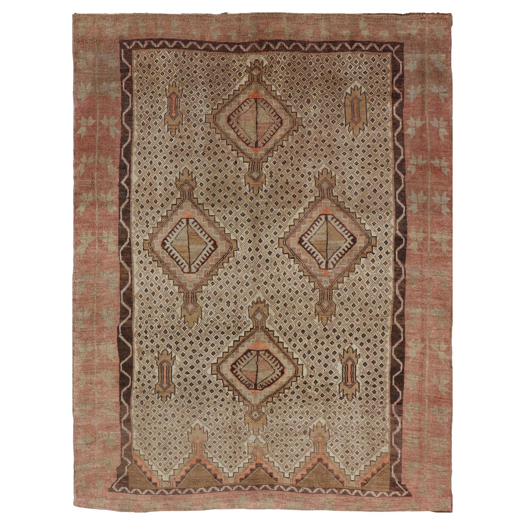 Türkischer Kars-Teppich im Vintage-Stil mit Medaillons in Erd- und Rosatönen 6'9"X9'4"