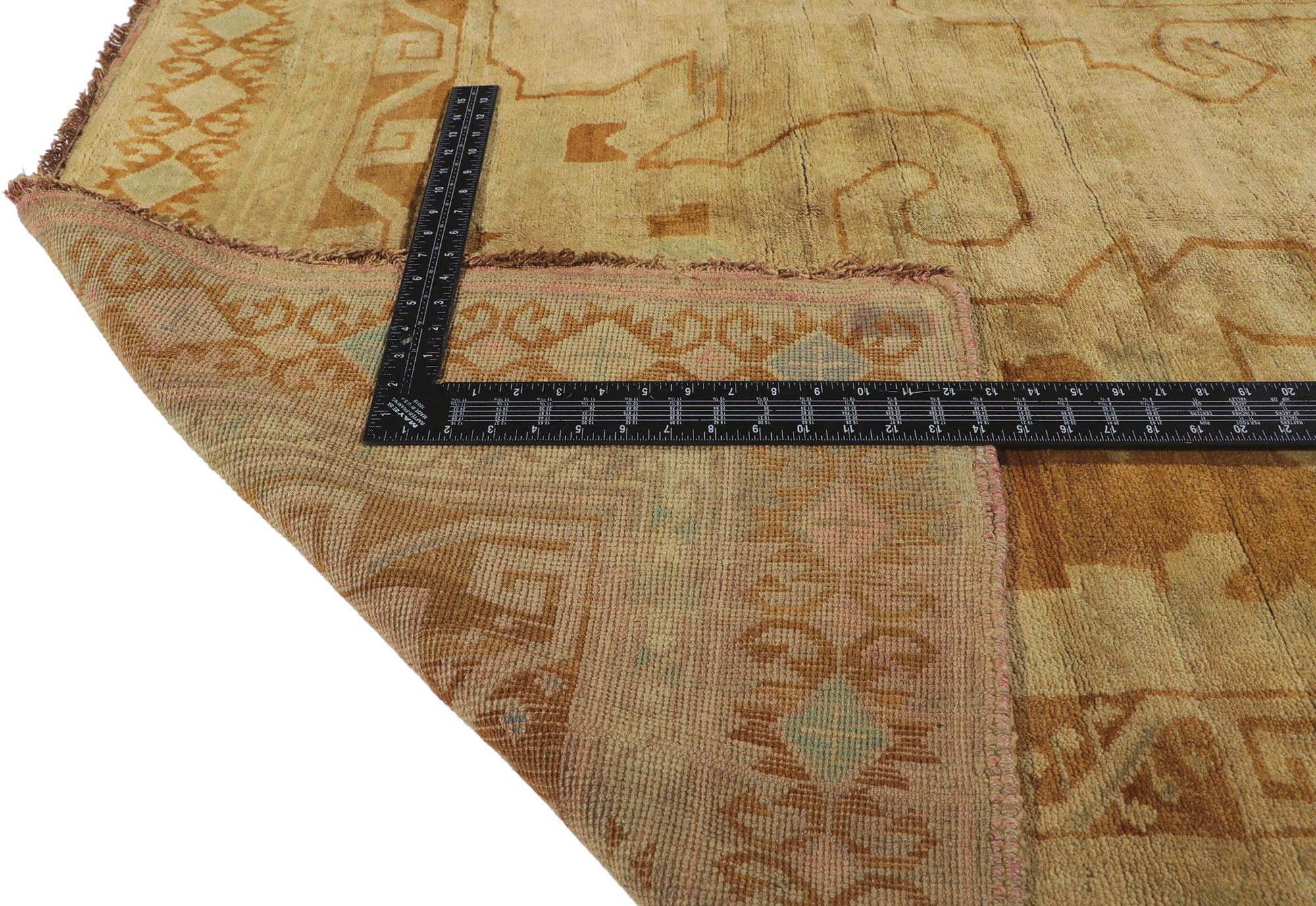 Türkischer Vintage-Kars-Teppich im Mid-Century-Modern-Stil, Vintage (Wolle) im Angebot