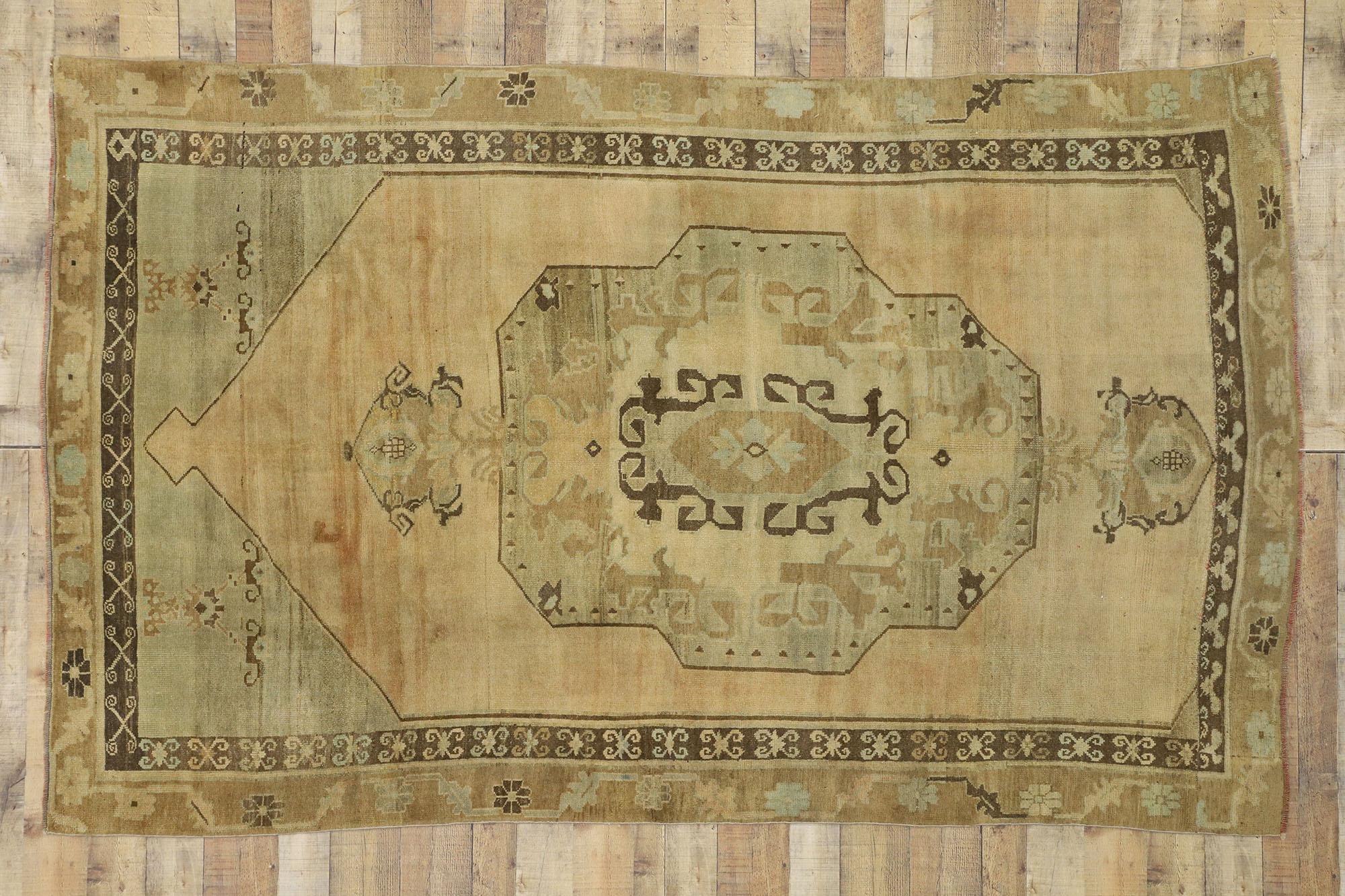 Türkischer Vintage-Kars-Teppich im Mid-Century-Modern-Stil, Vintage im Angebot 1