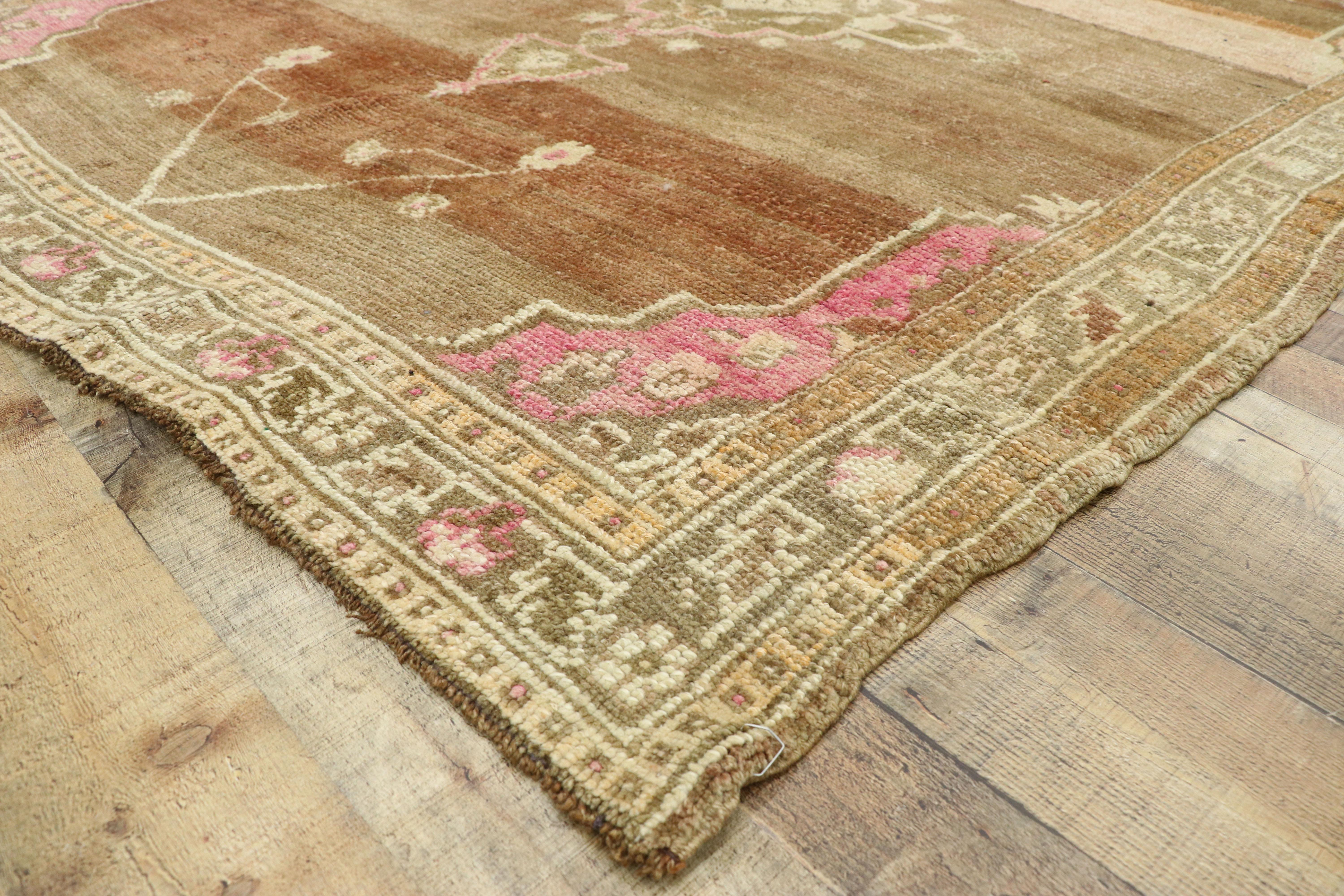 Vintage Turkish Kars Rug with Romantic Mid-Century Modern Style In Good Condition In Dallas, TX