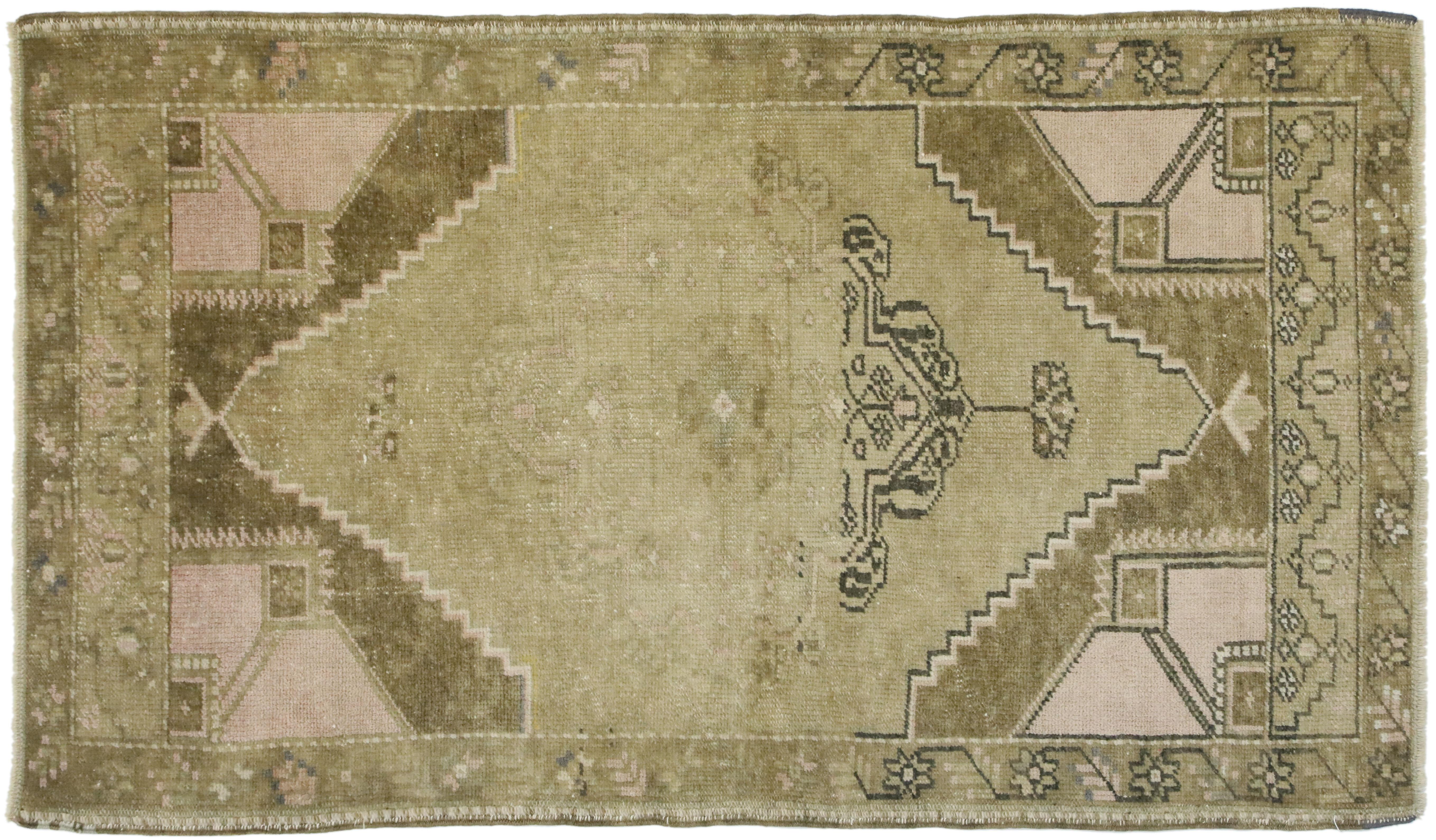 1950’s Turkish Kars Carpet with Traditional Style For Sale 2