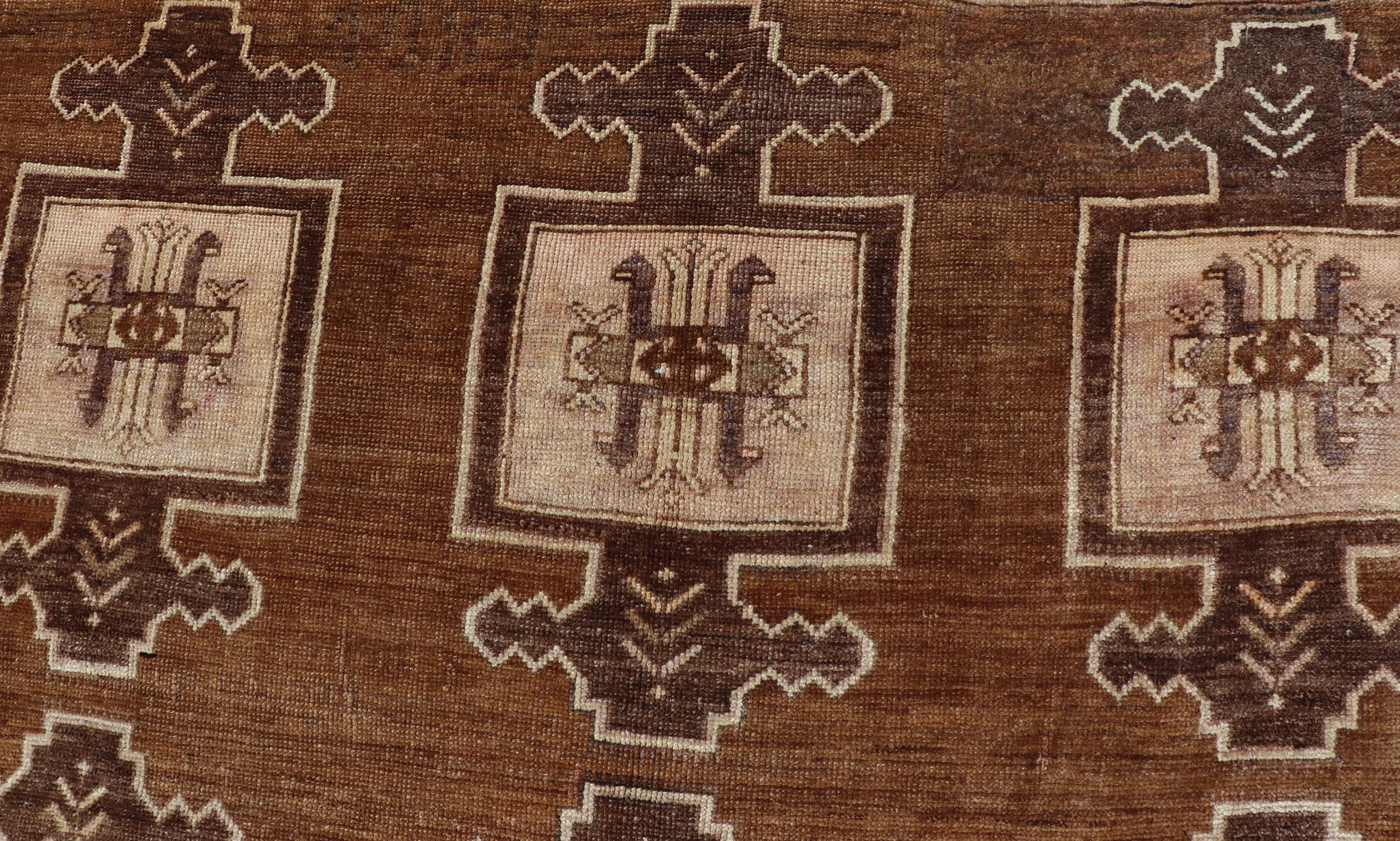 Tapis Kars turc vintage avec des tons doux de brun, beige et crème 7'6 x 11'5 en vente 4