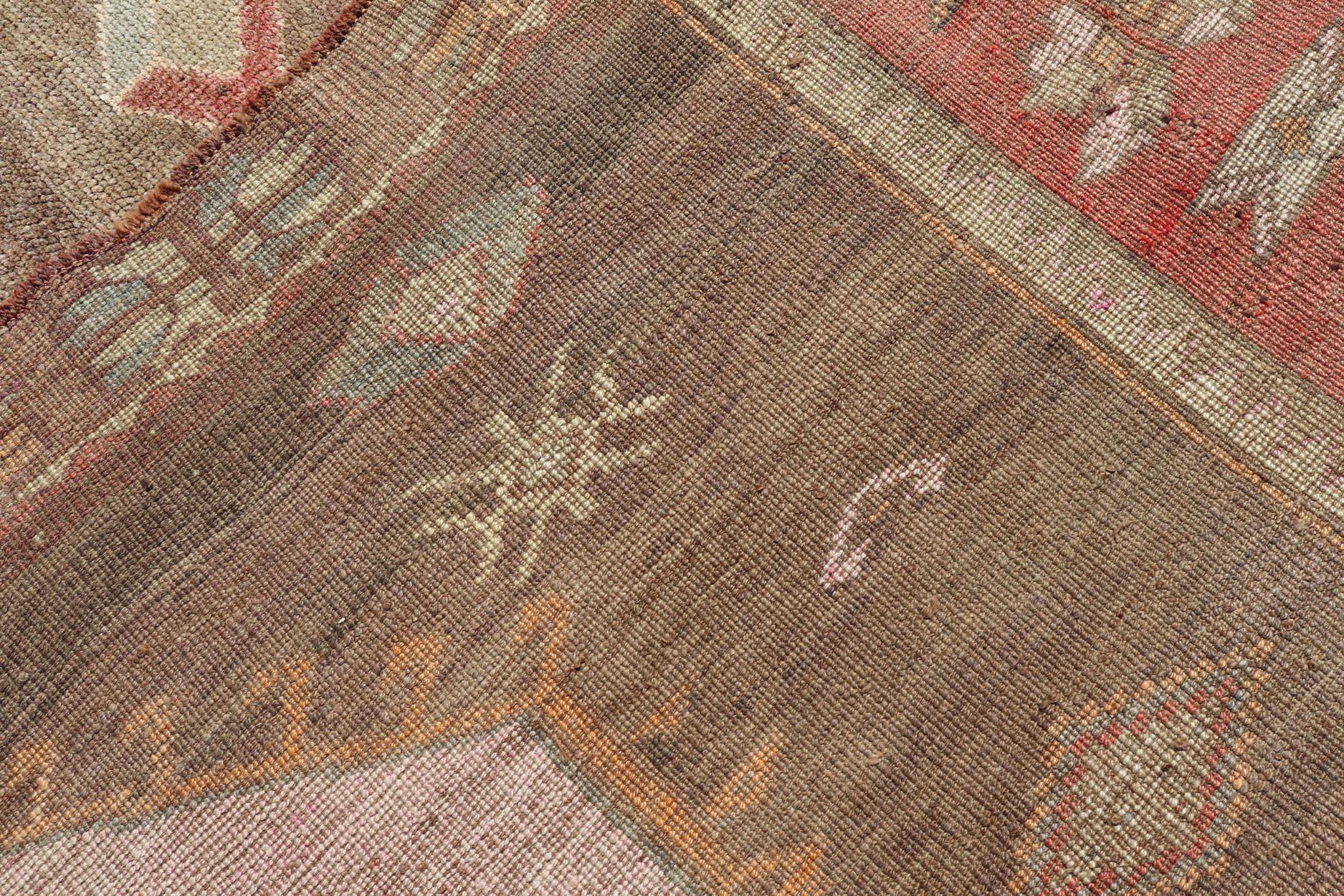 Türkischer Kars-Stammesteppich in Erdtönen mit Rottönen, Vintage  8'2 x 11'10 im Angebot 8