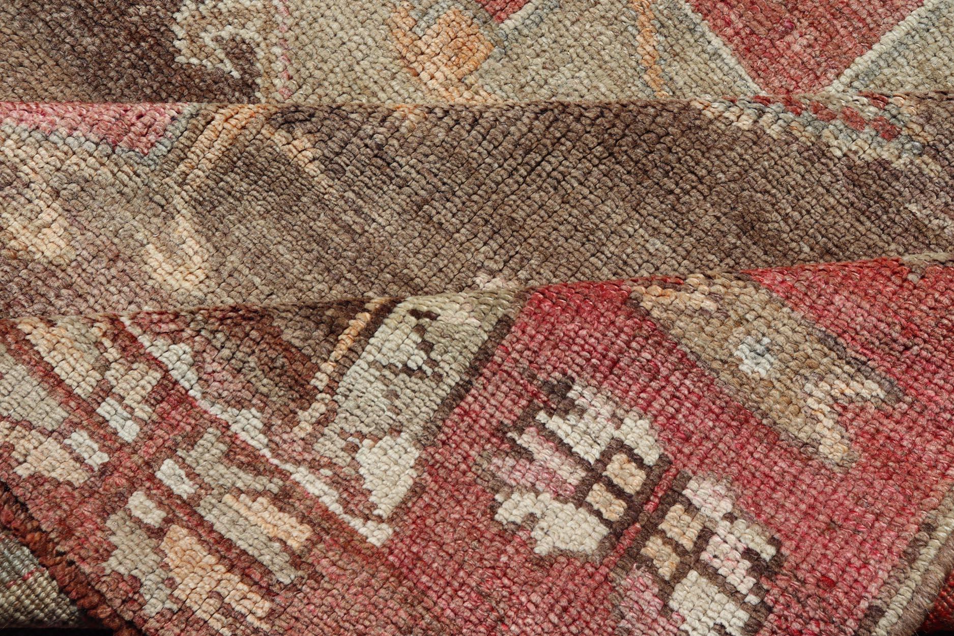 Türkischer Kars-Stammesteppich in Erdtönen mit Rottönen, Vintage  8'2 x 11'10 im Angebot 9